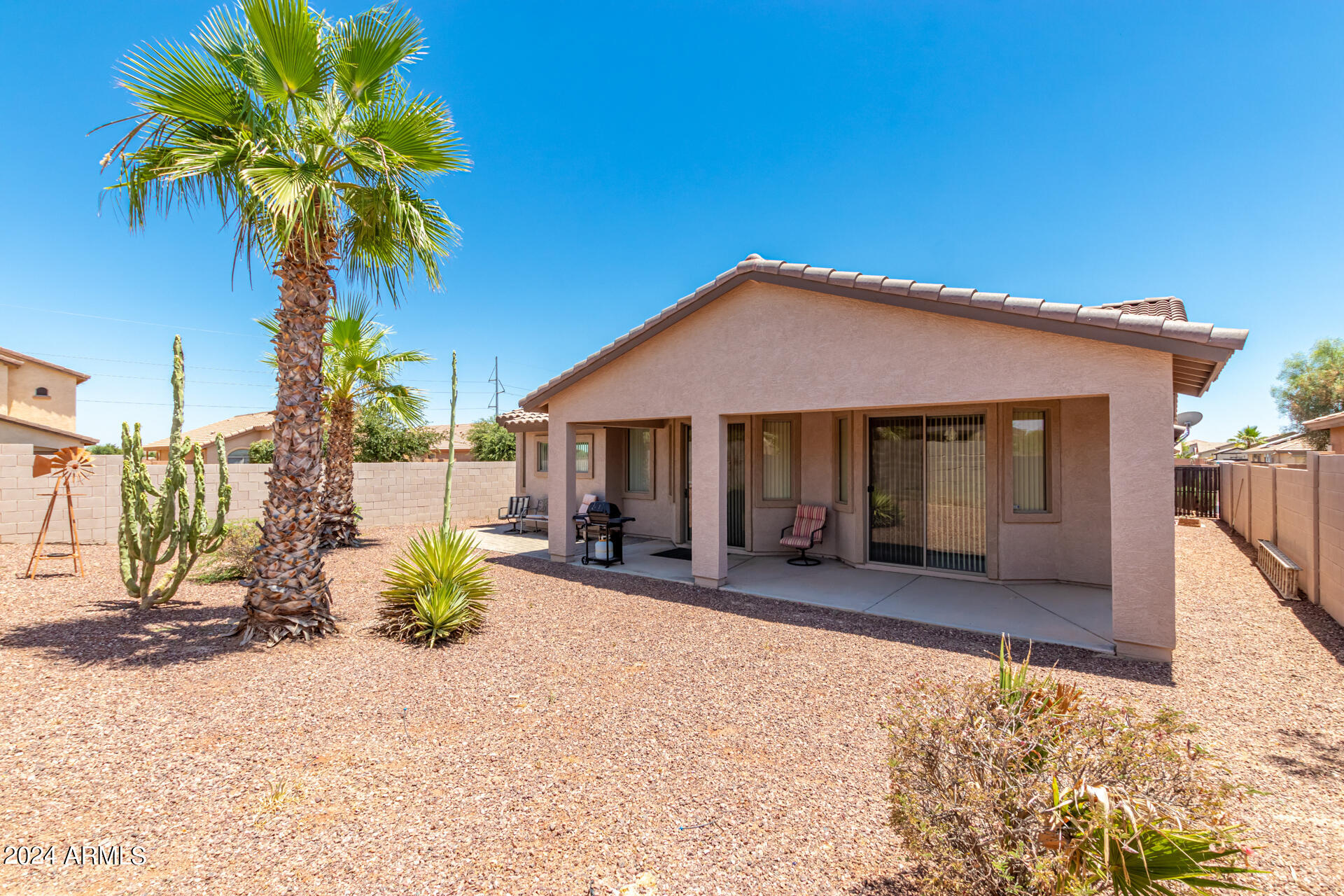 25546 W ST JAMES Avenue