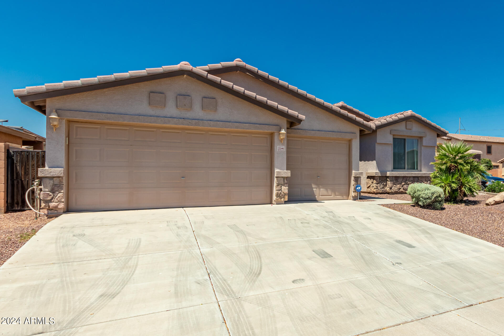 25546 W ST JAMES Avenue