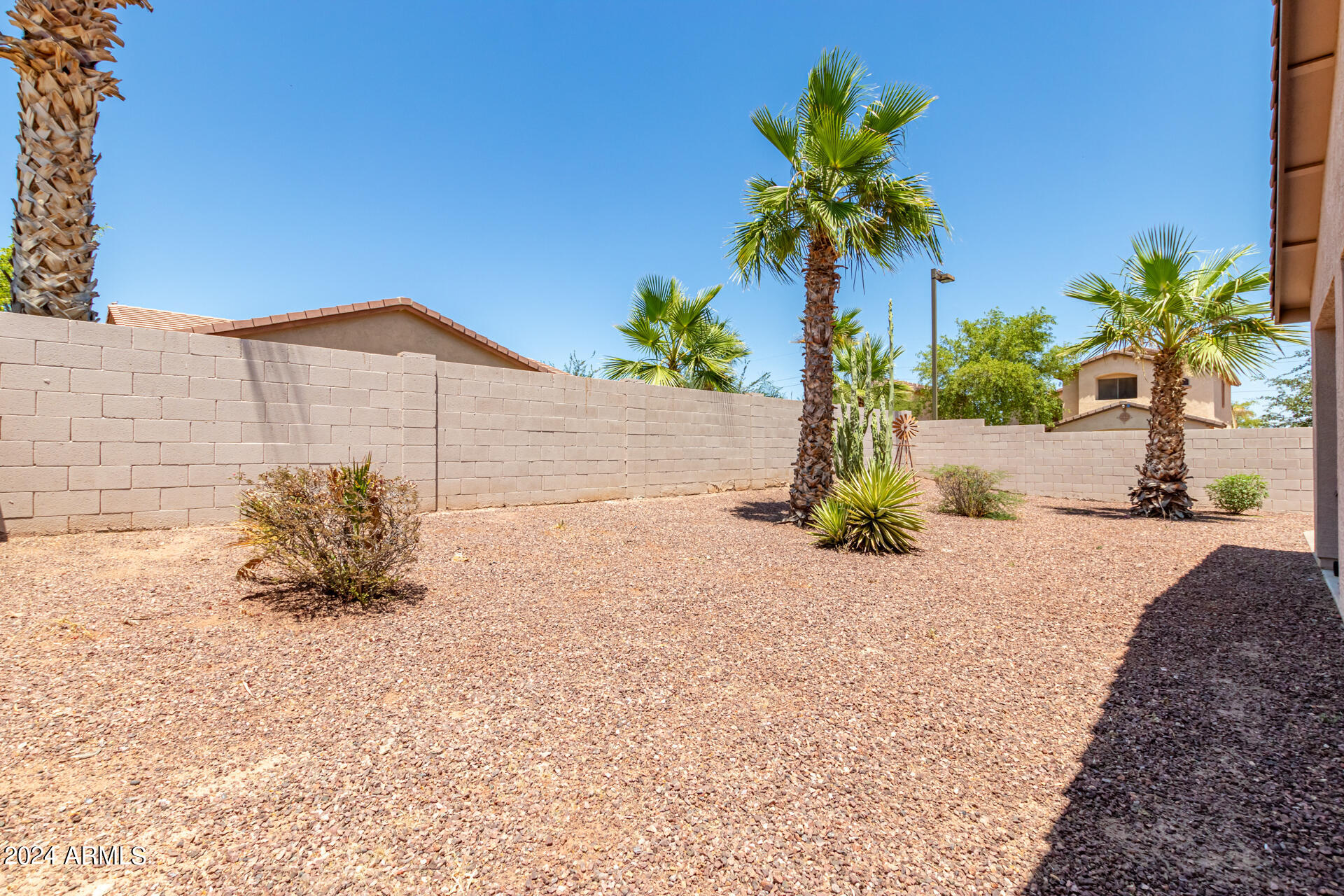 25546 W ST JAMES Avenue