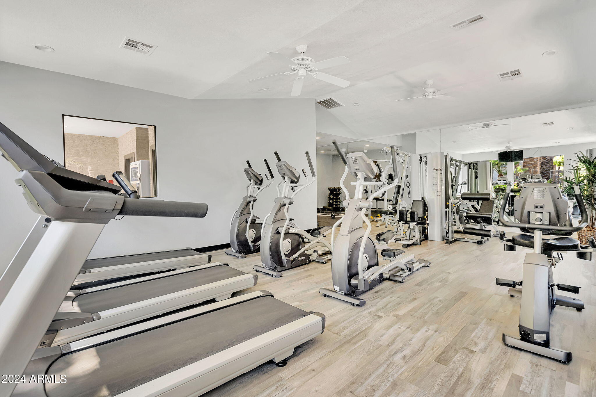 2025 E CAMPBELL Avenue # 164