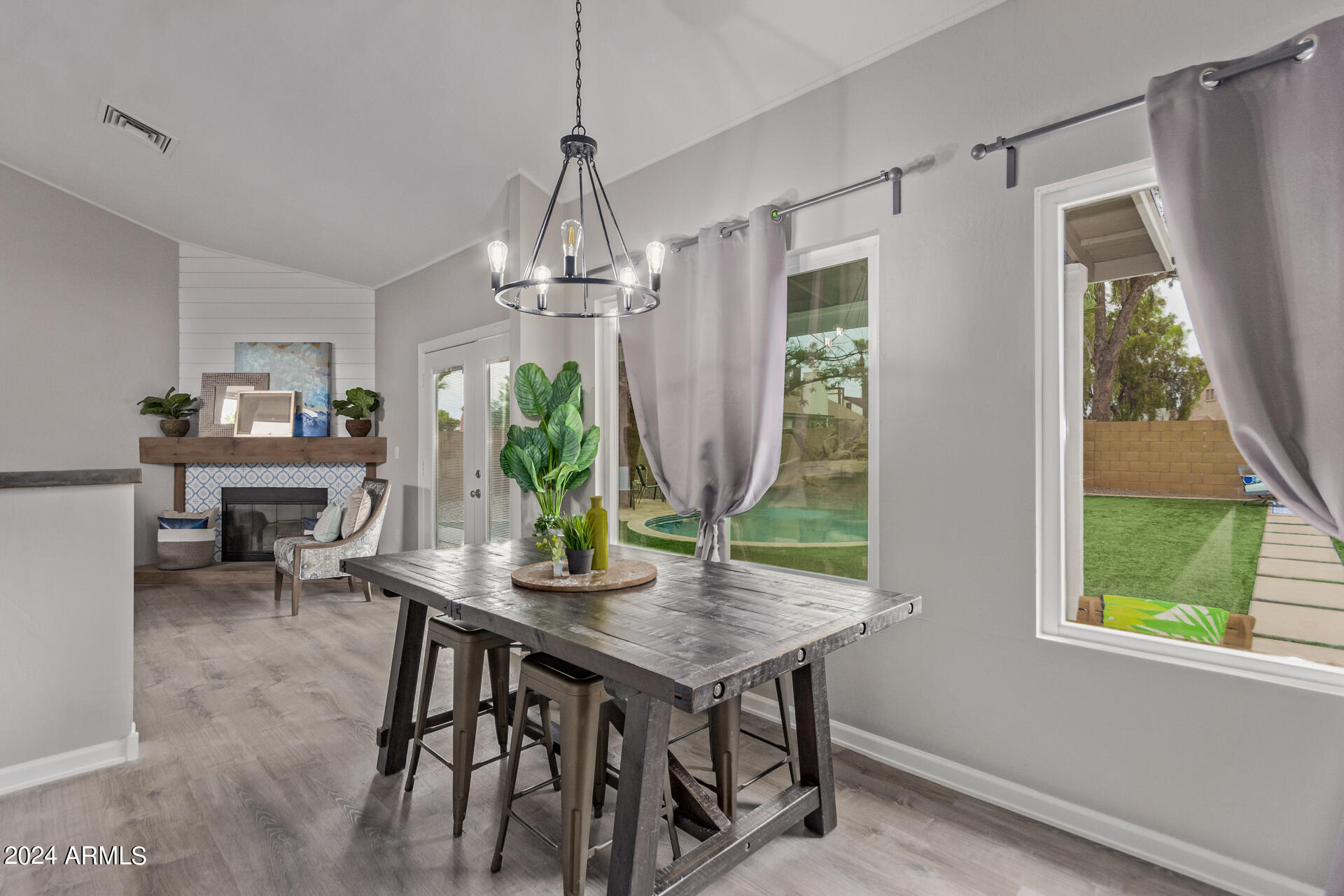 6150 W DEL RIO Street