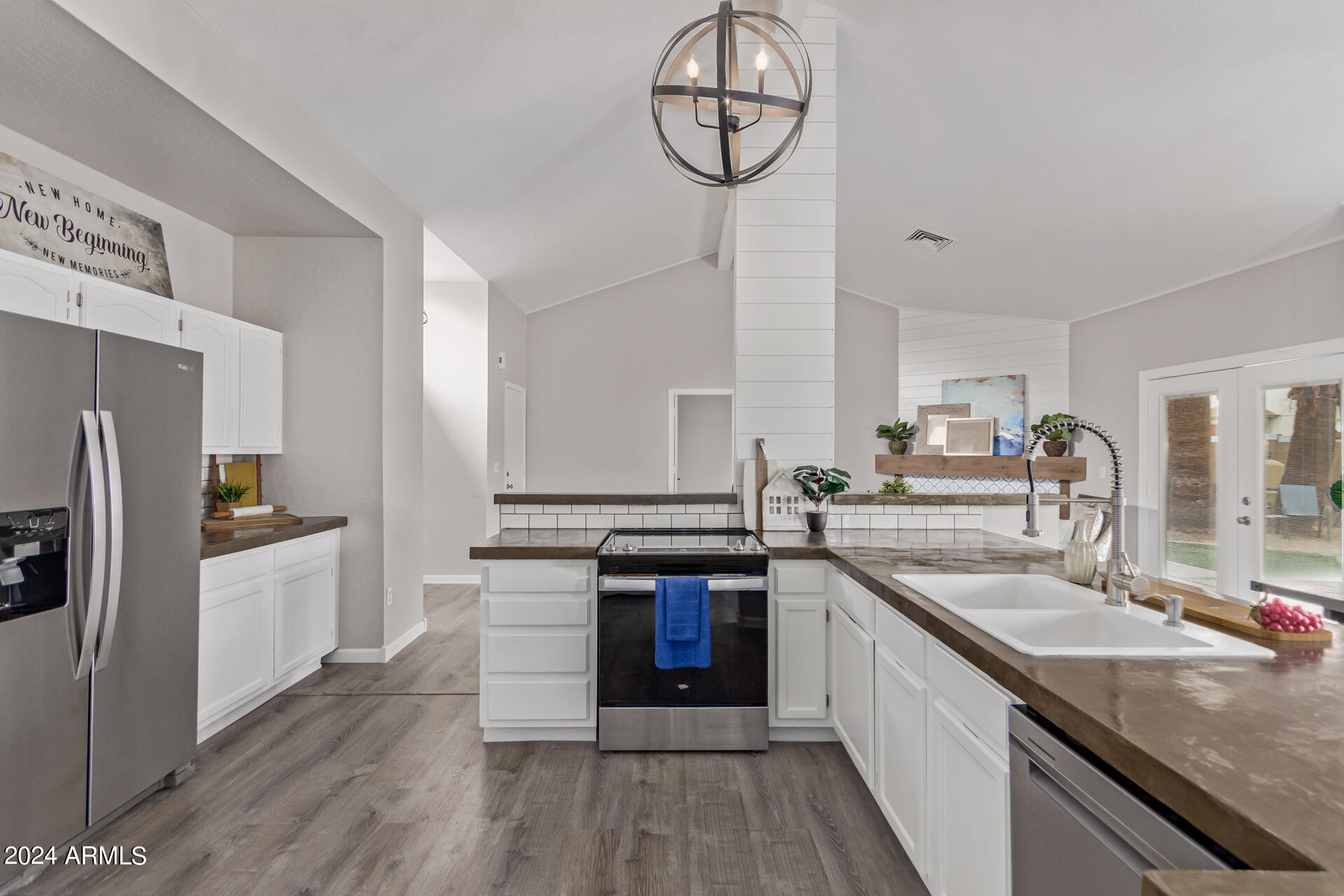 6150 W DEL RIO Street