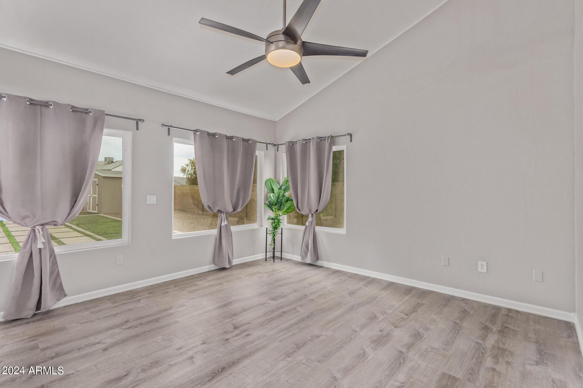 6150 W DEL RIO Street