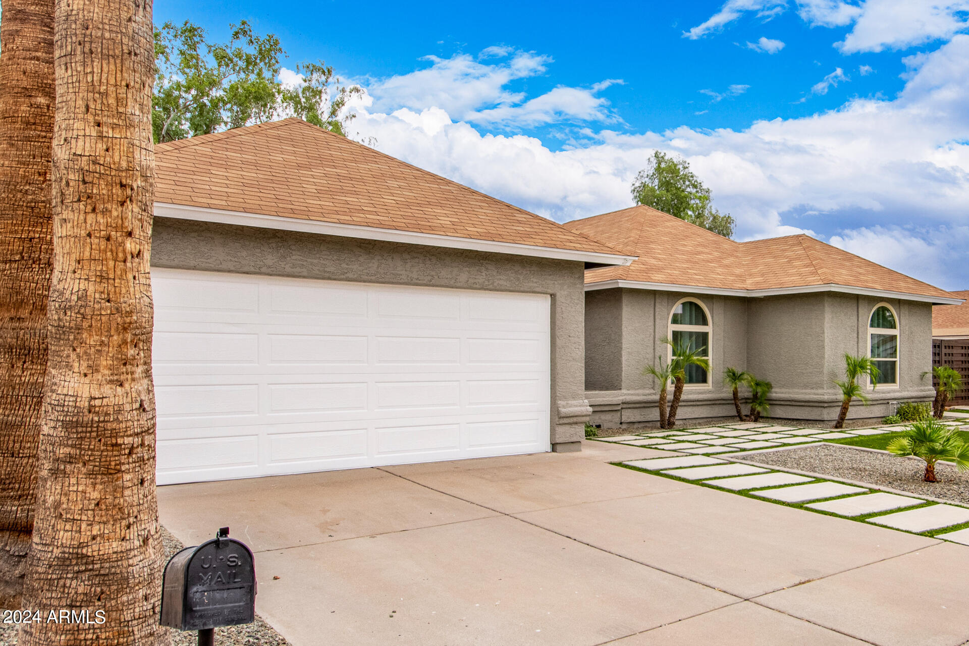 6150 W DEL RIO Street