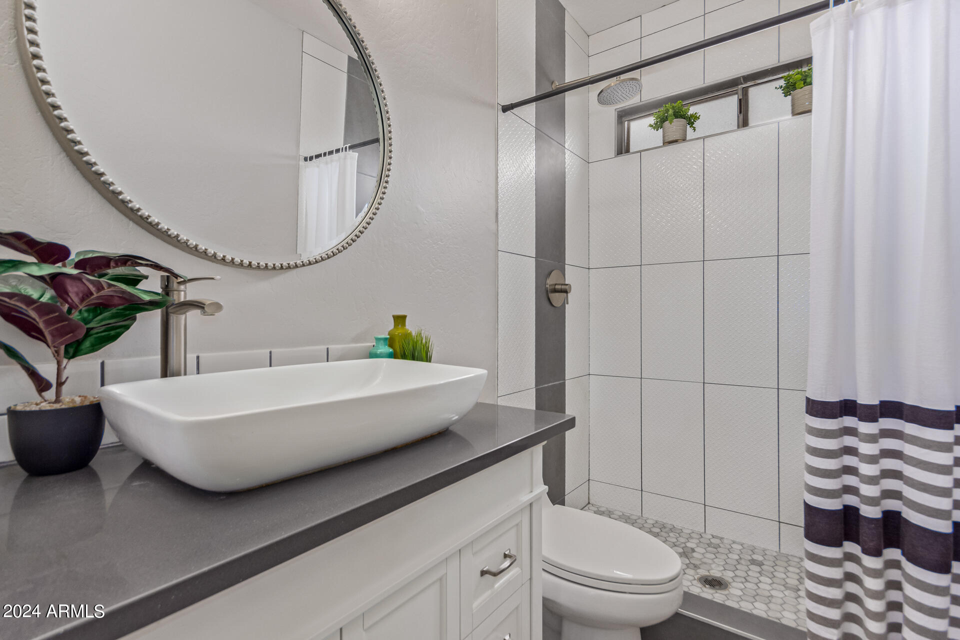 6150 W DEL RIO Street