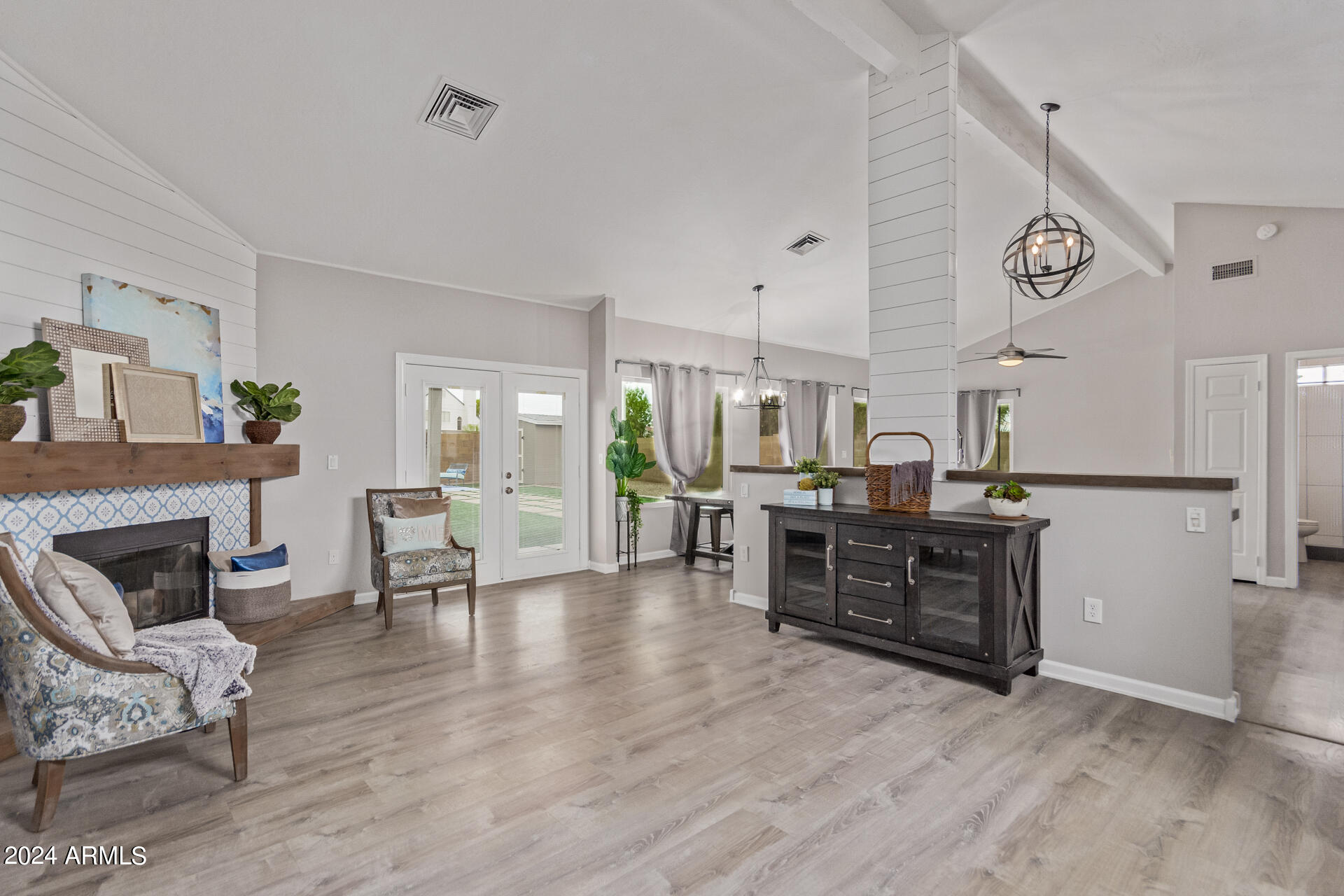 6150 W DEL RIO Street