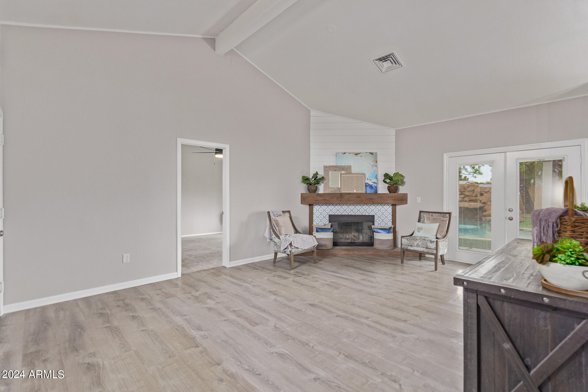 6150 W DEL RIO Street