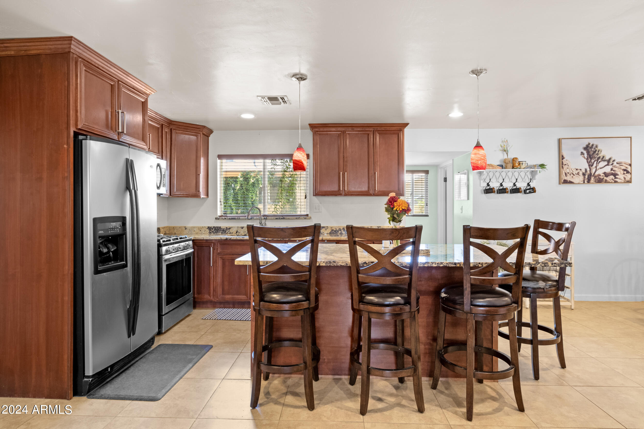2412 N 36TH Place