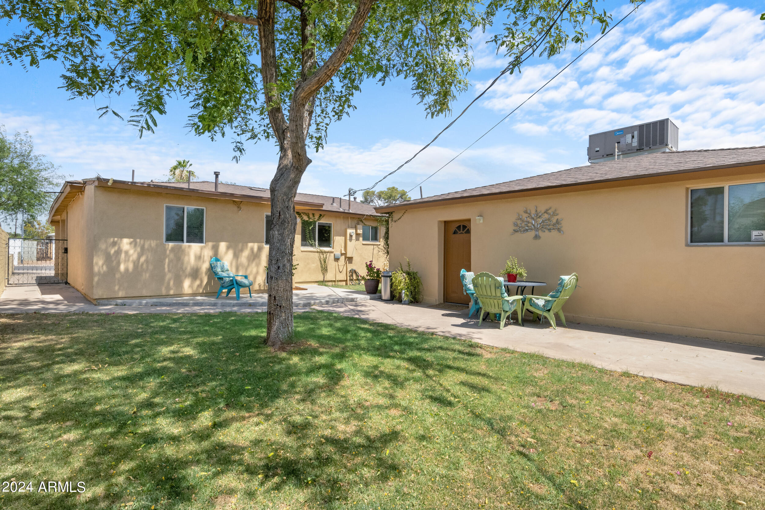 2412 N 36TH Place