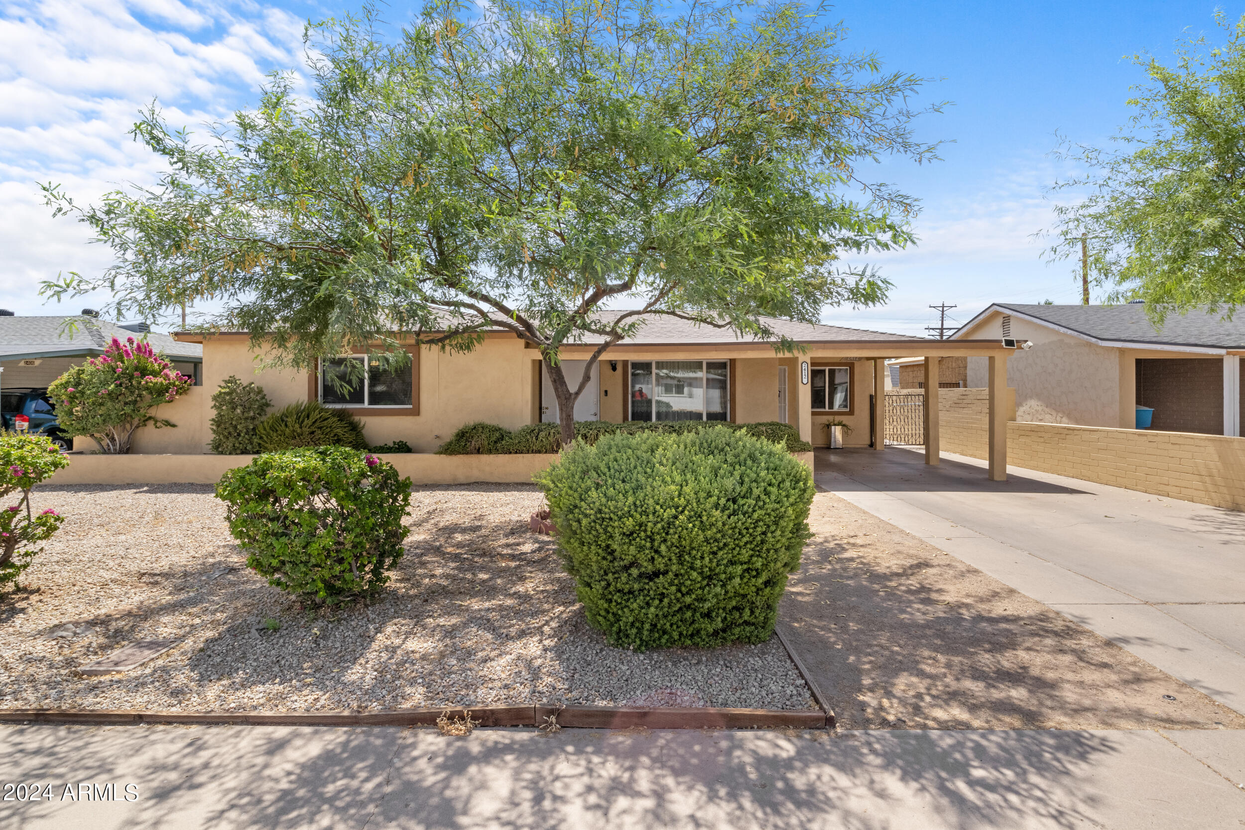 2412 N 36TH Place