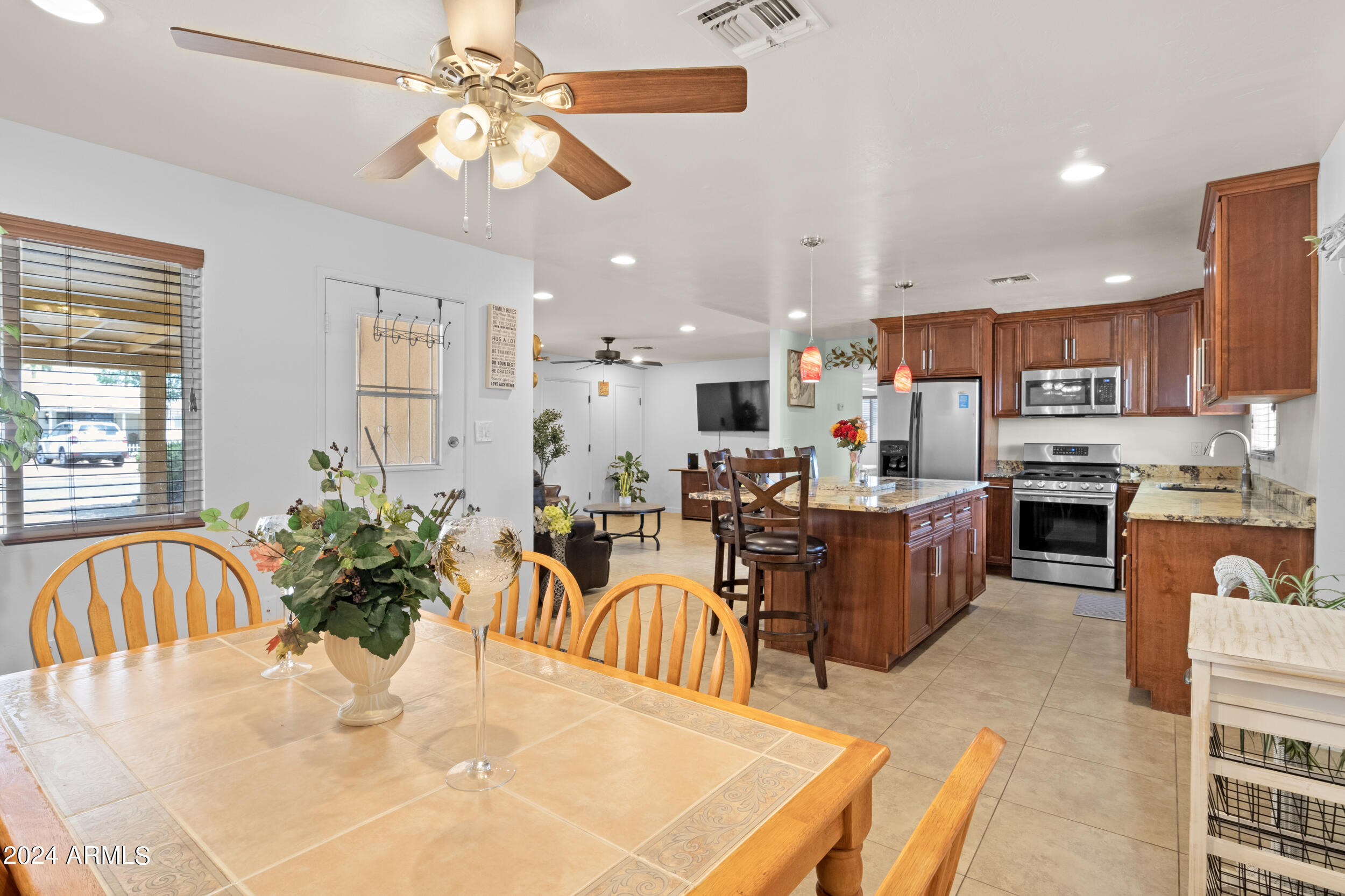 2412 N 36TH Place
