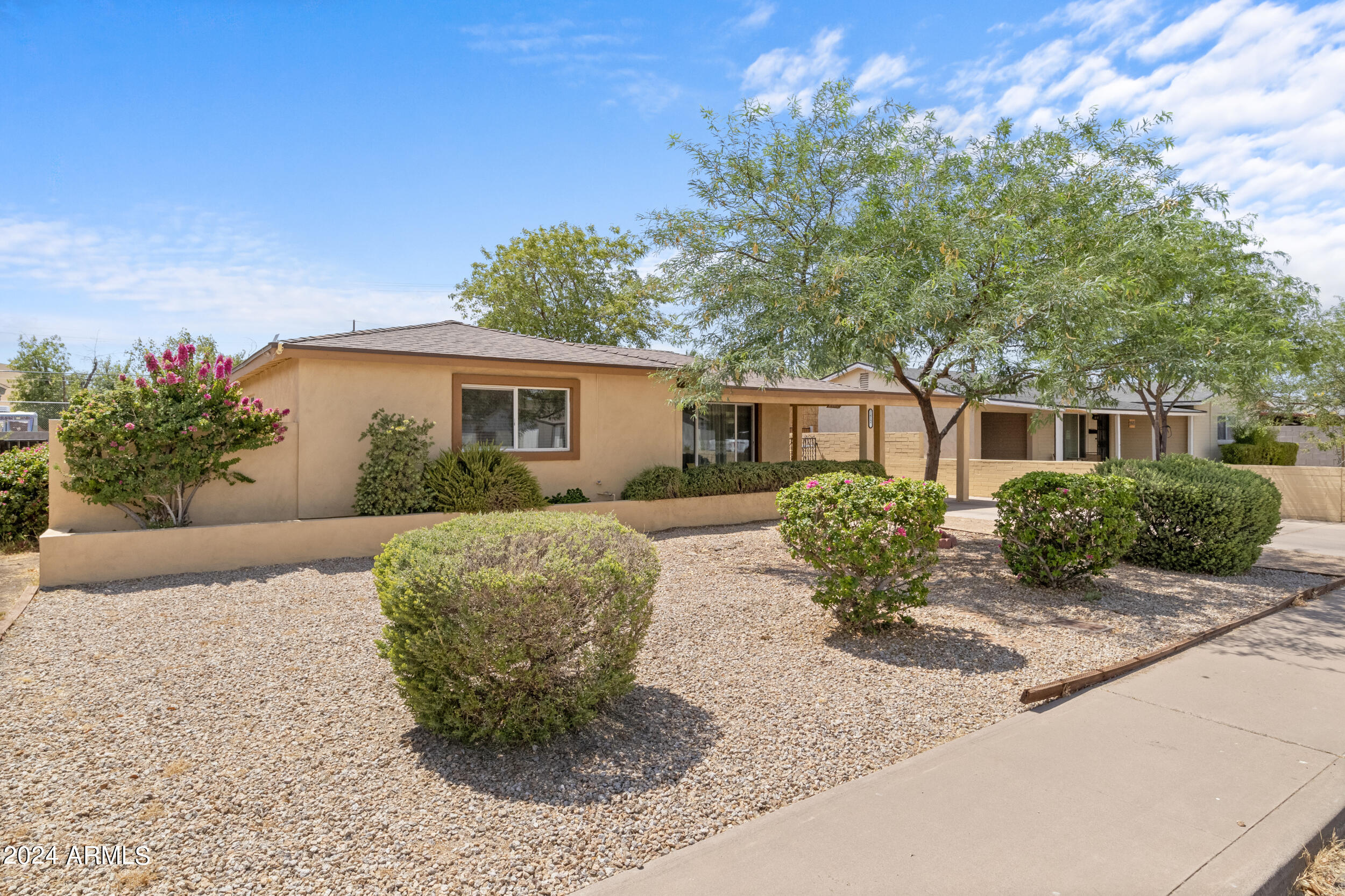 2412 N 36TH Place