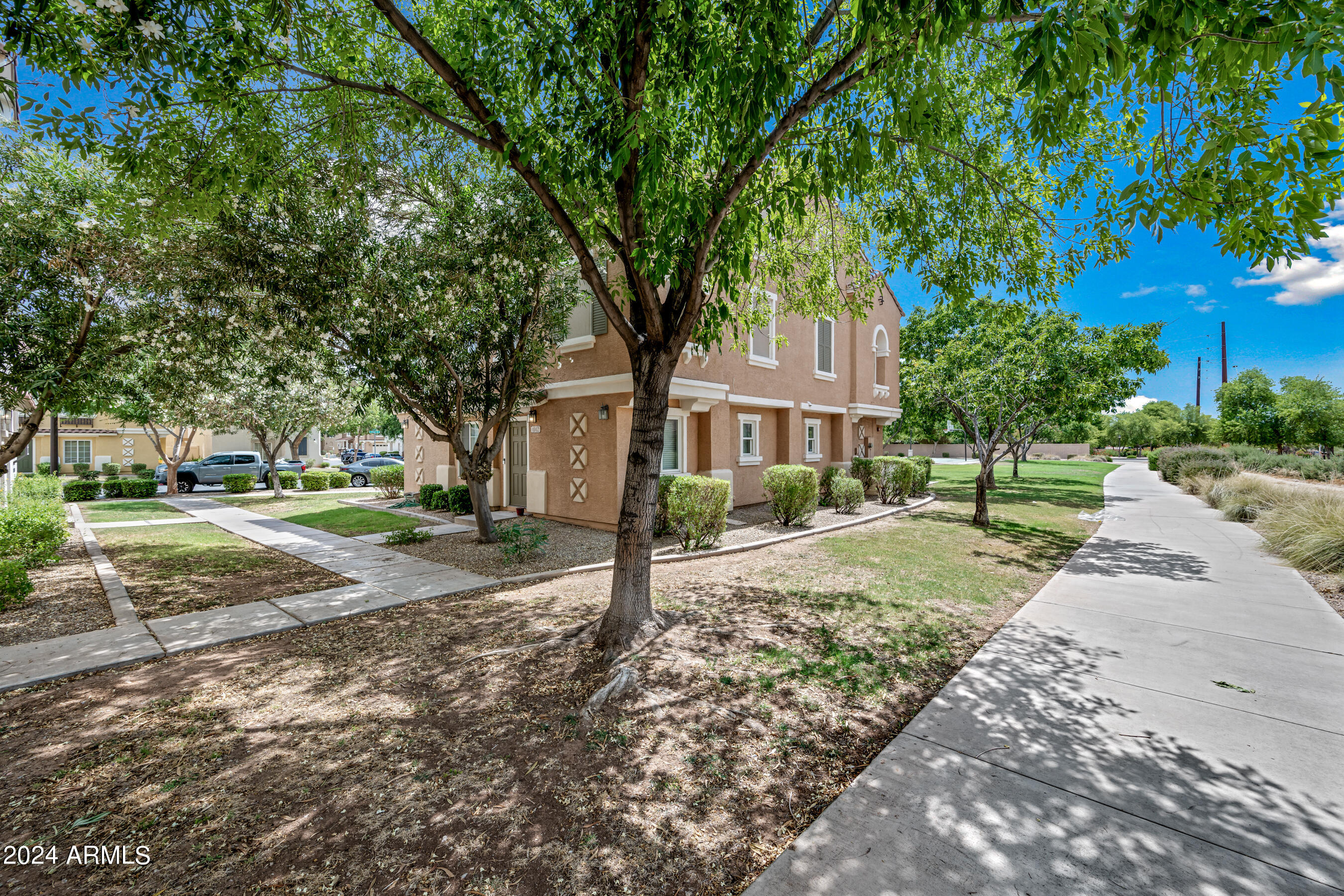 4042 E JASPER Drive