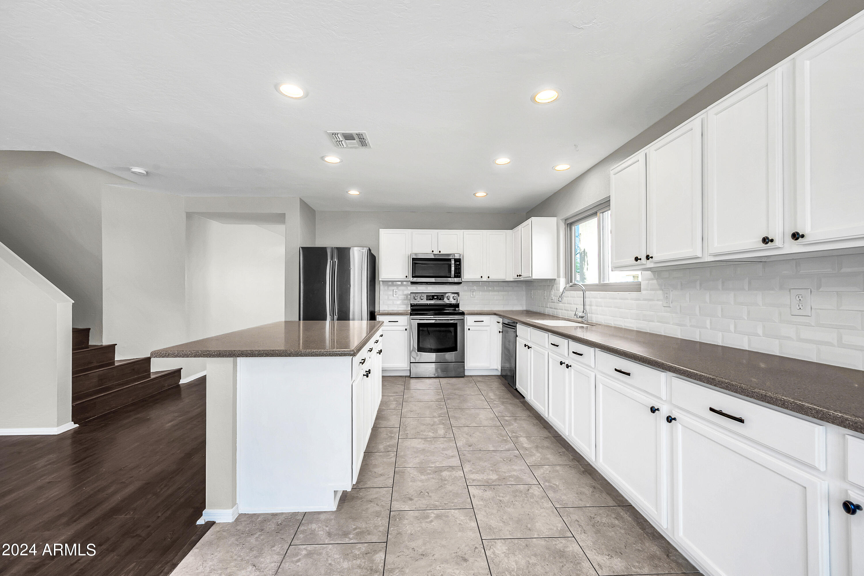 597 W PALO VERDE Street