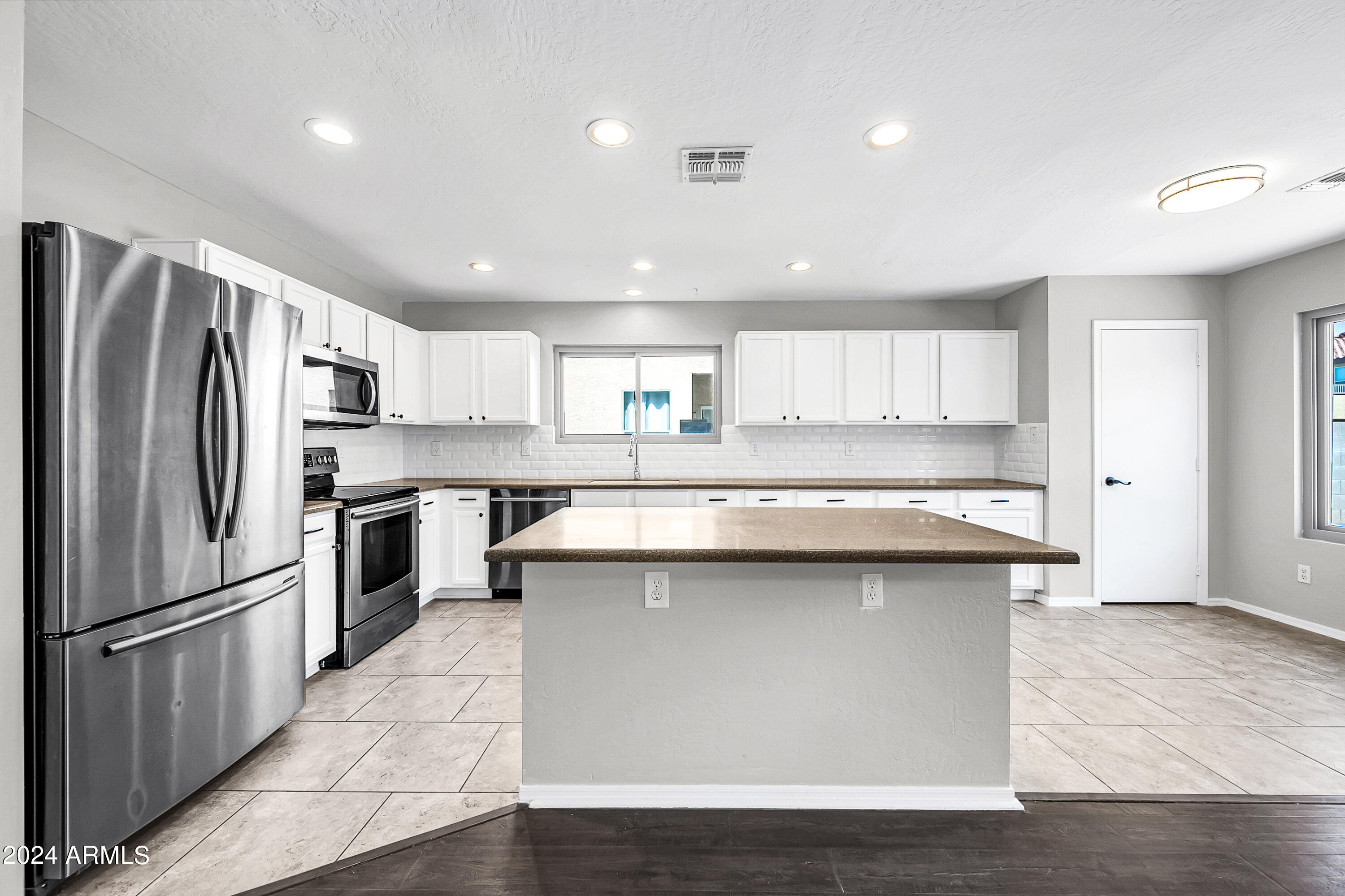 597 W PALO VERDE Street