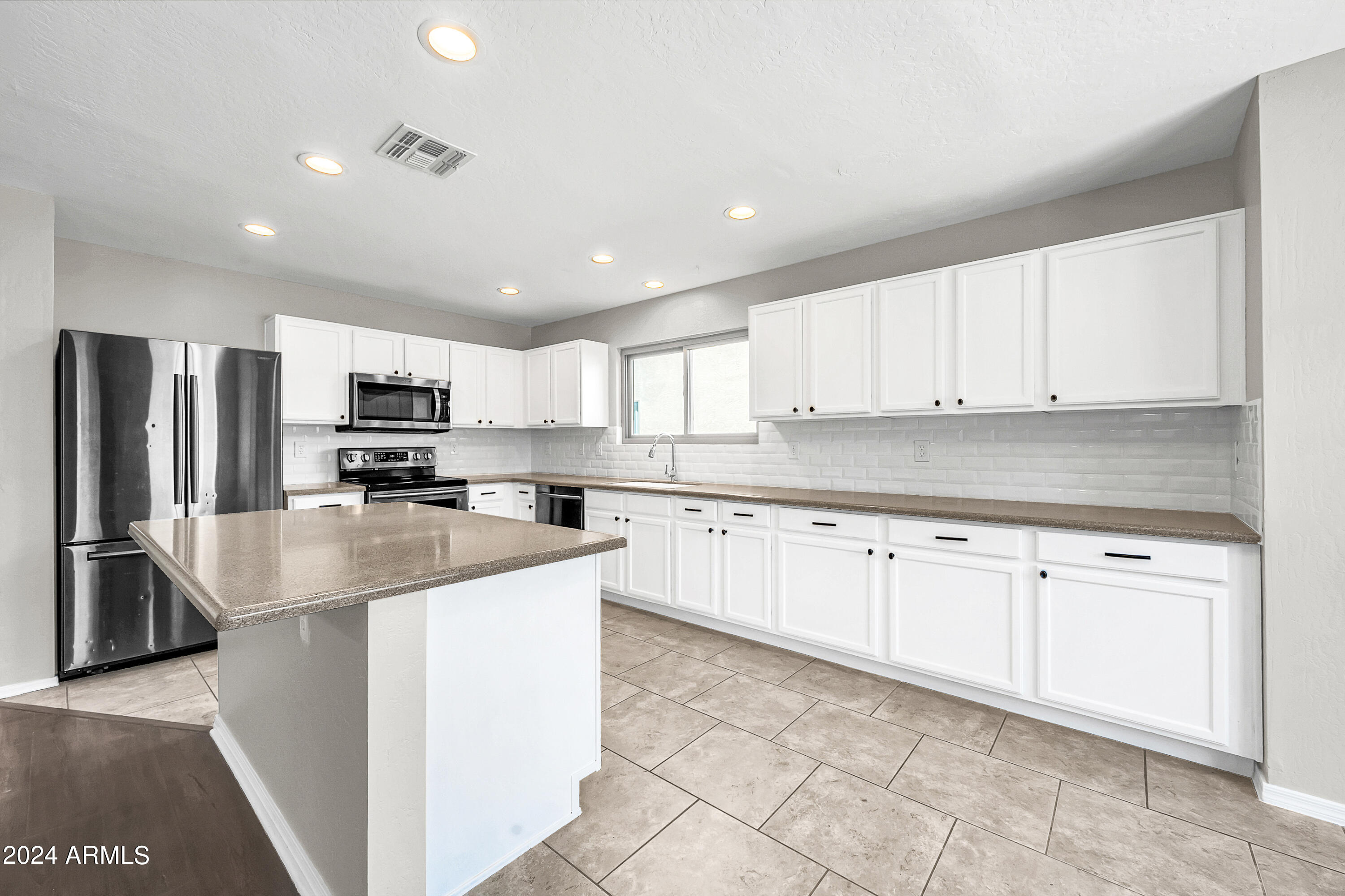 597 W PALO VERDE Street