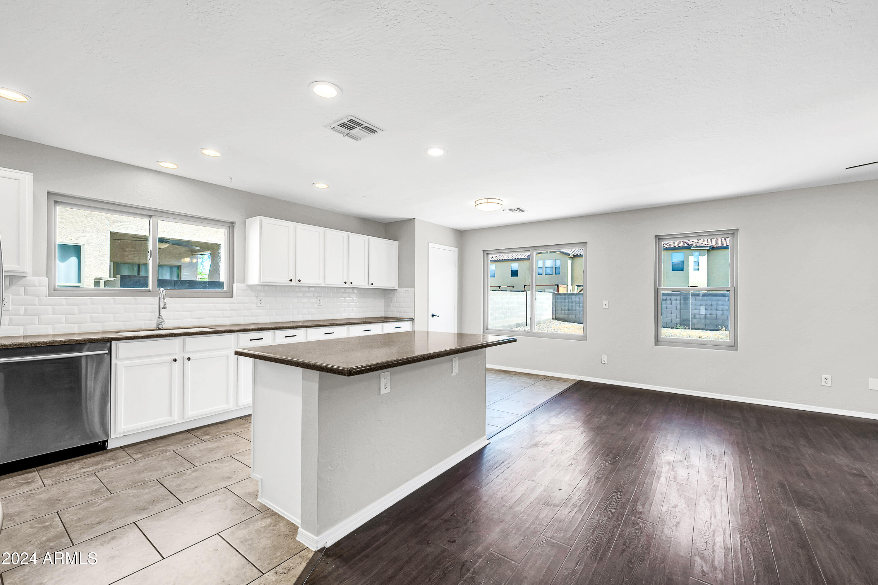 597 W PALO VERDE Street