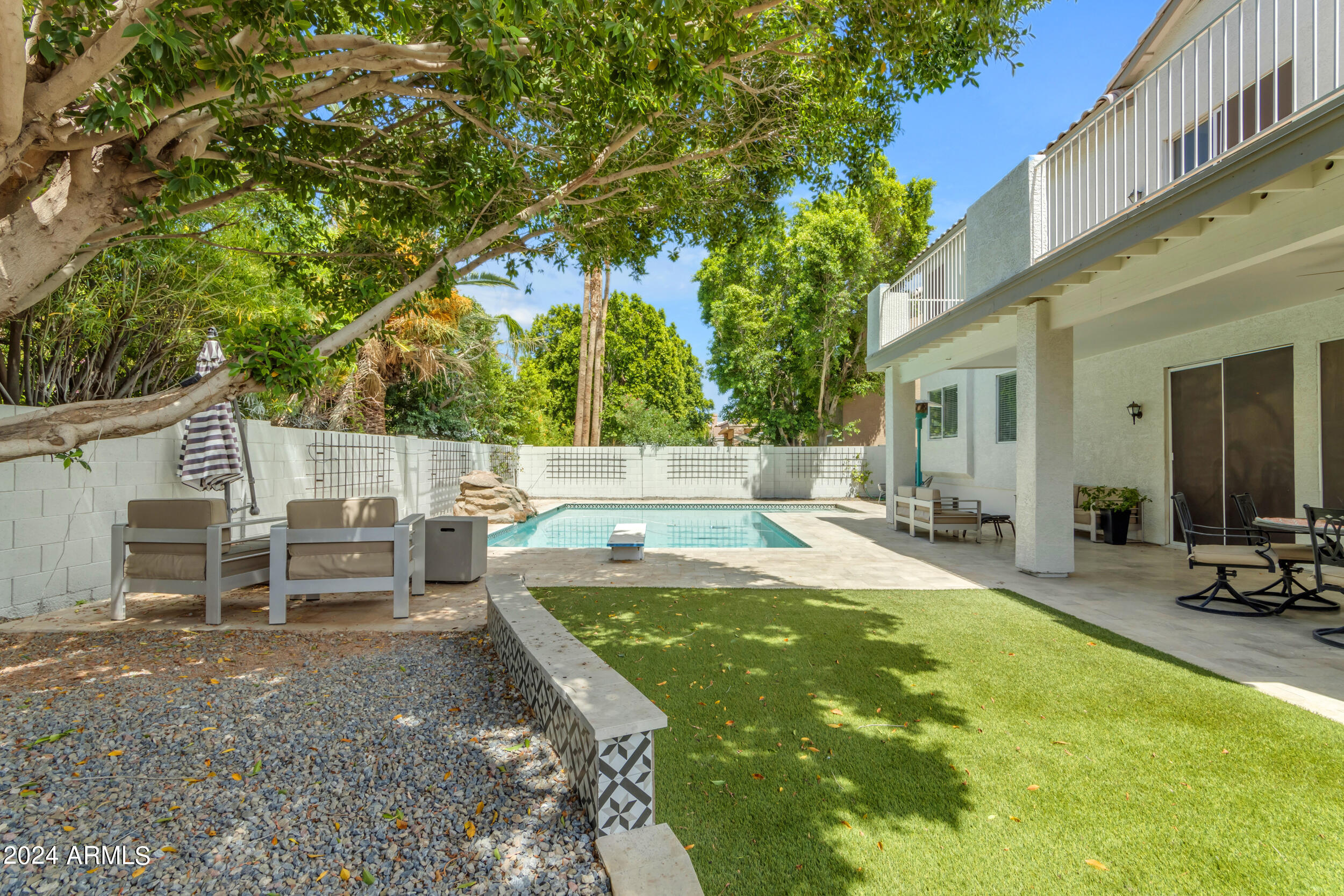 2382 W BINNER Drive