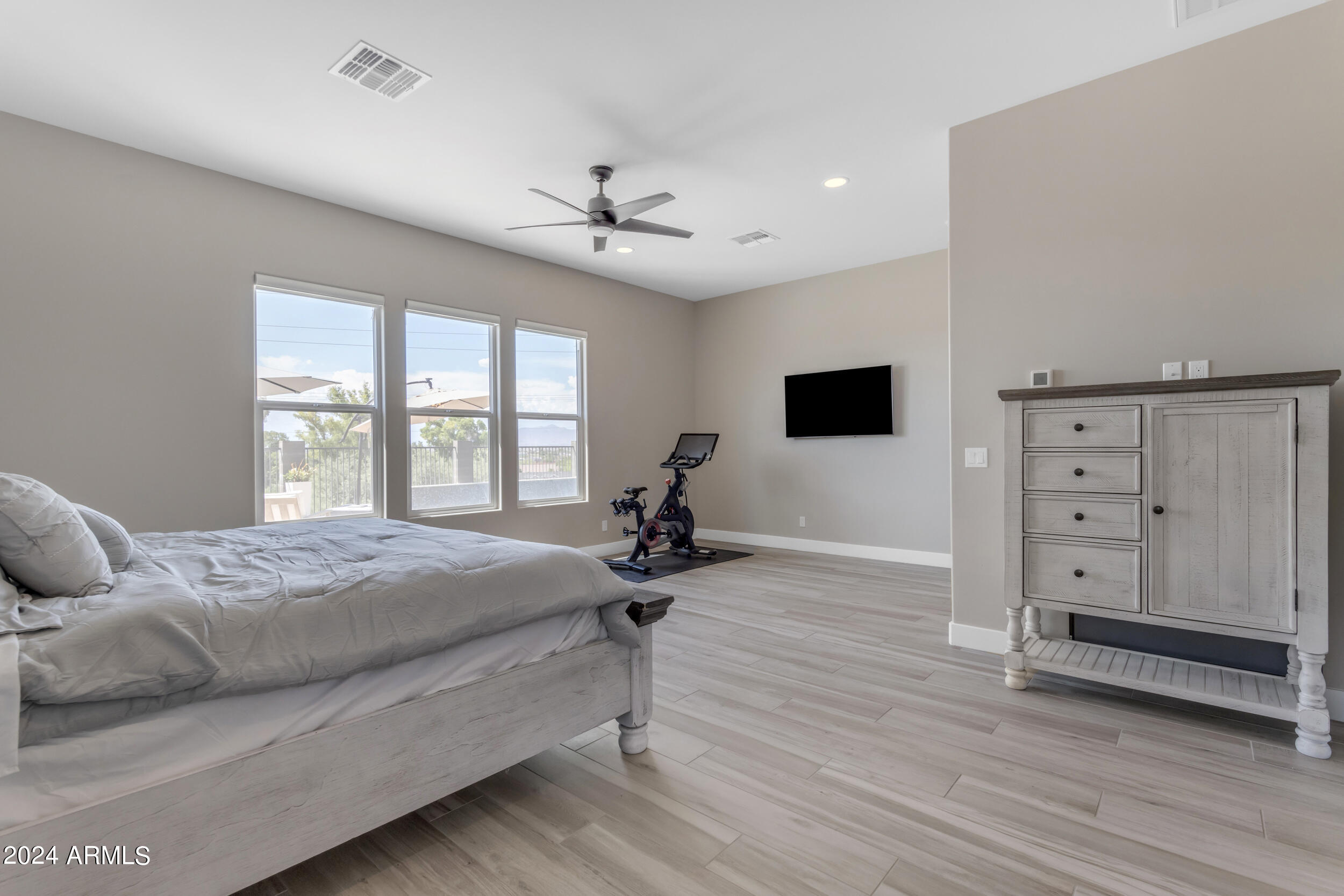 1618 E MINTON Street