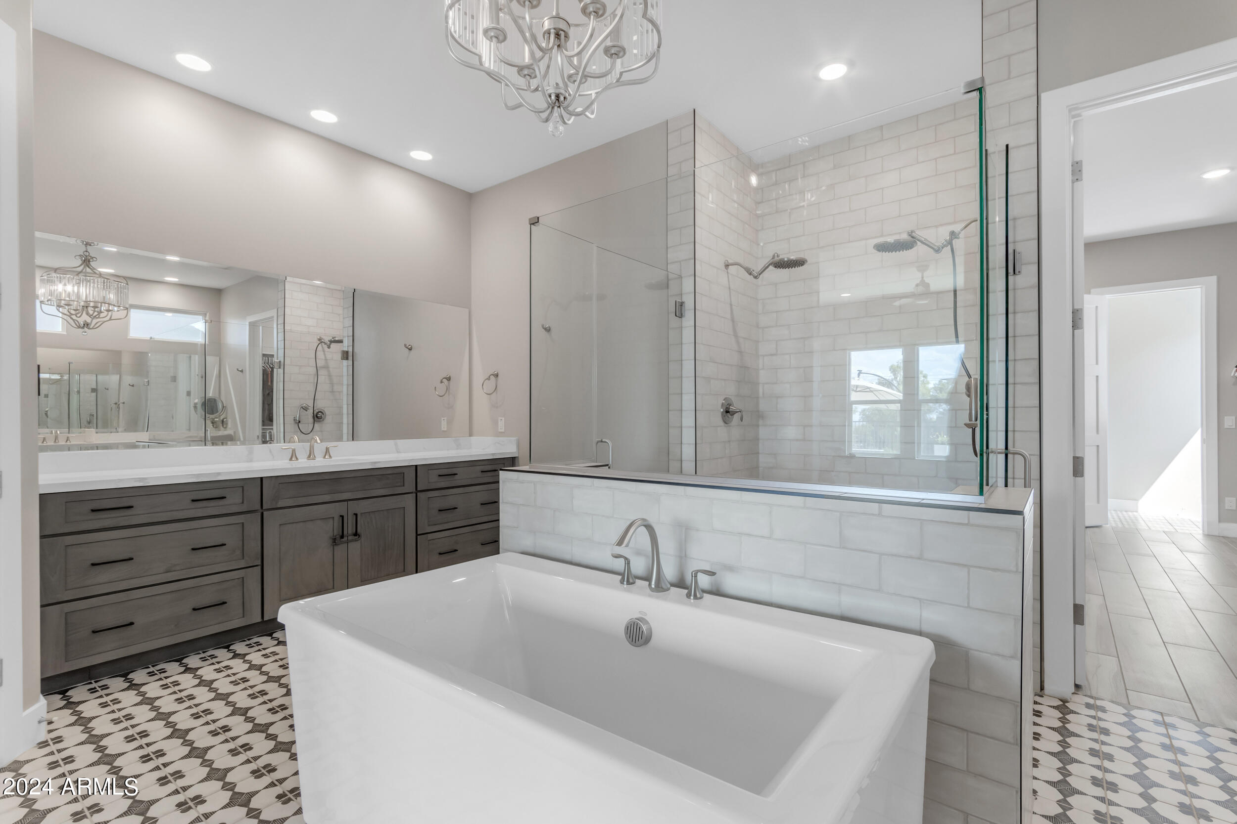 1618 E MINTON Street