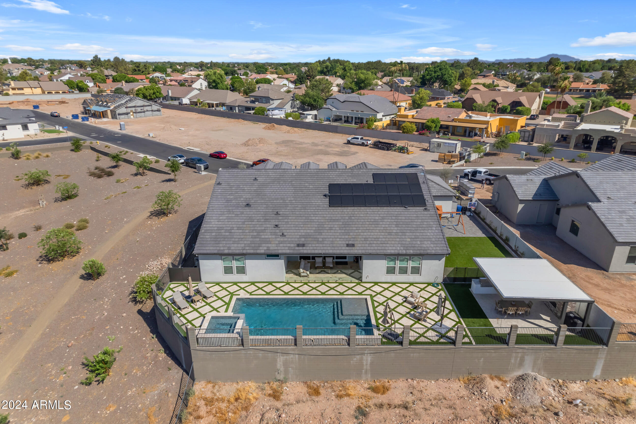 1618 E MINTON Street