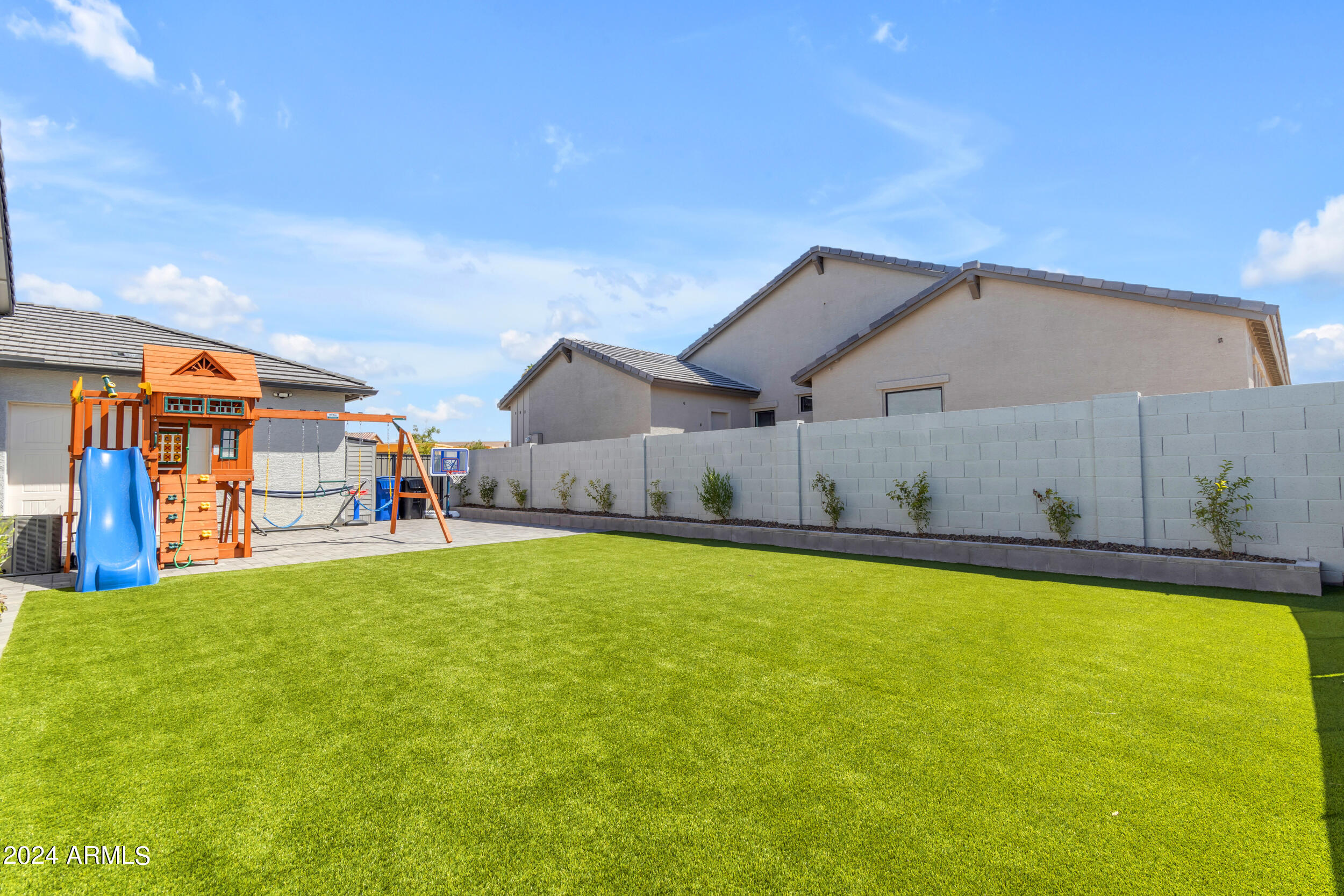 1618 E MINTON Street