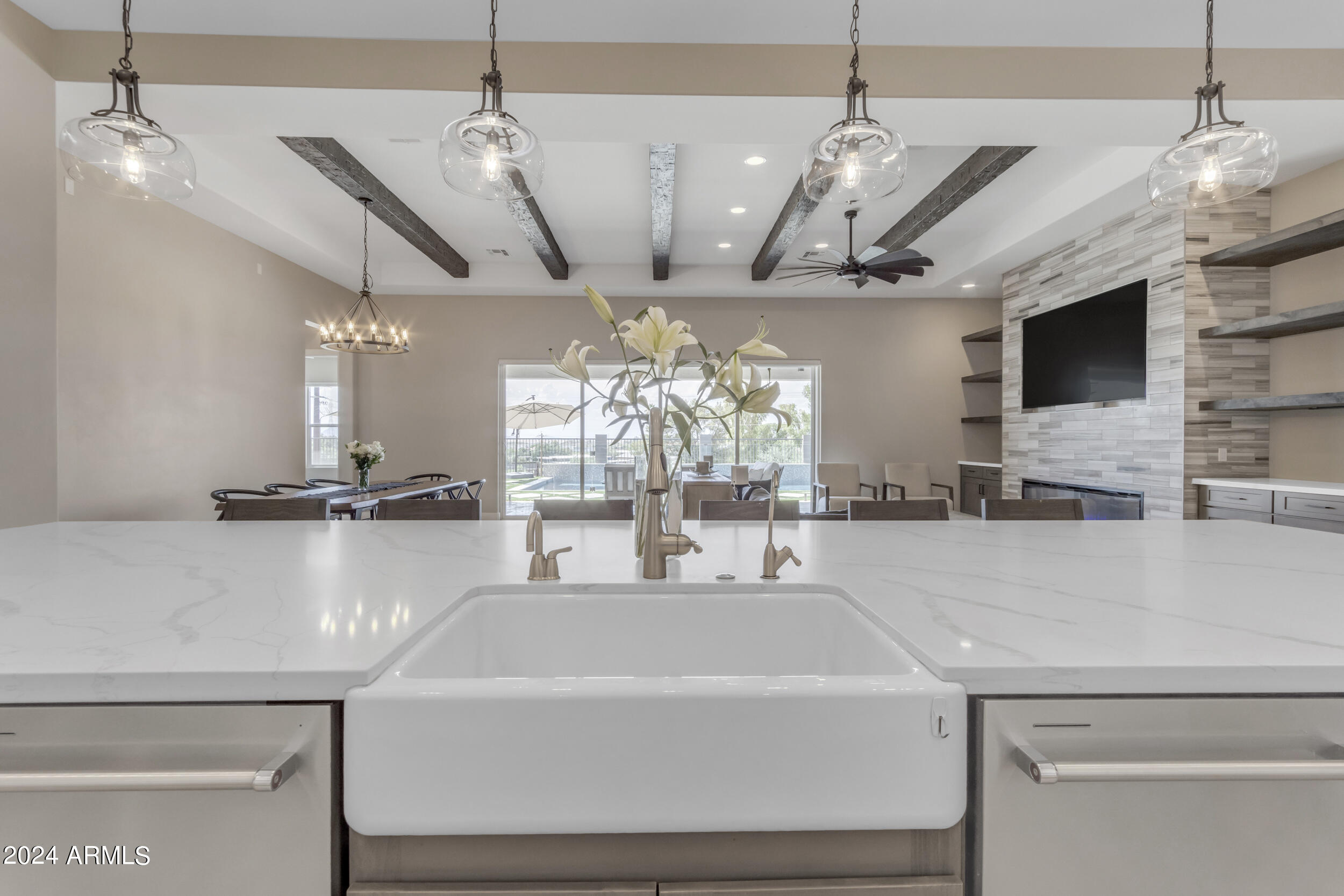 1618 E MINTON Street