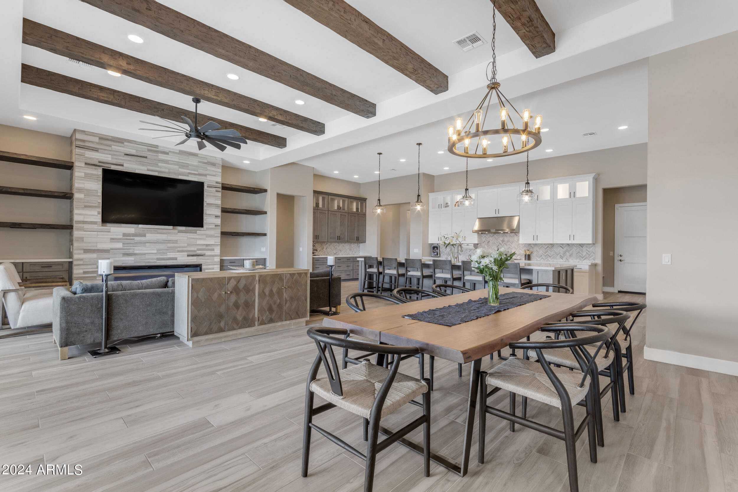 1618 E MINTON Street