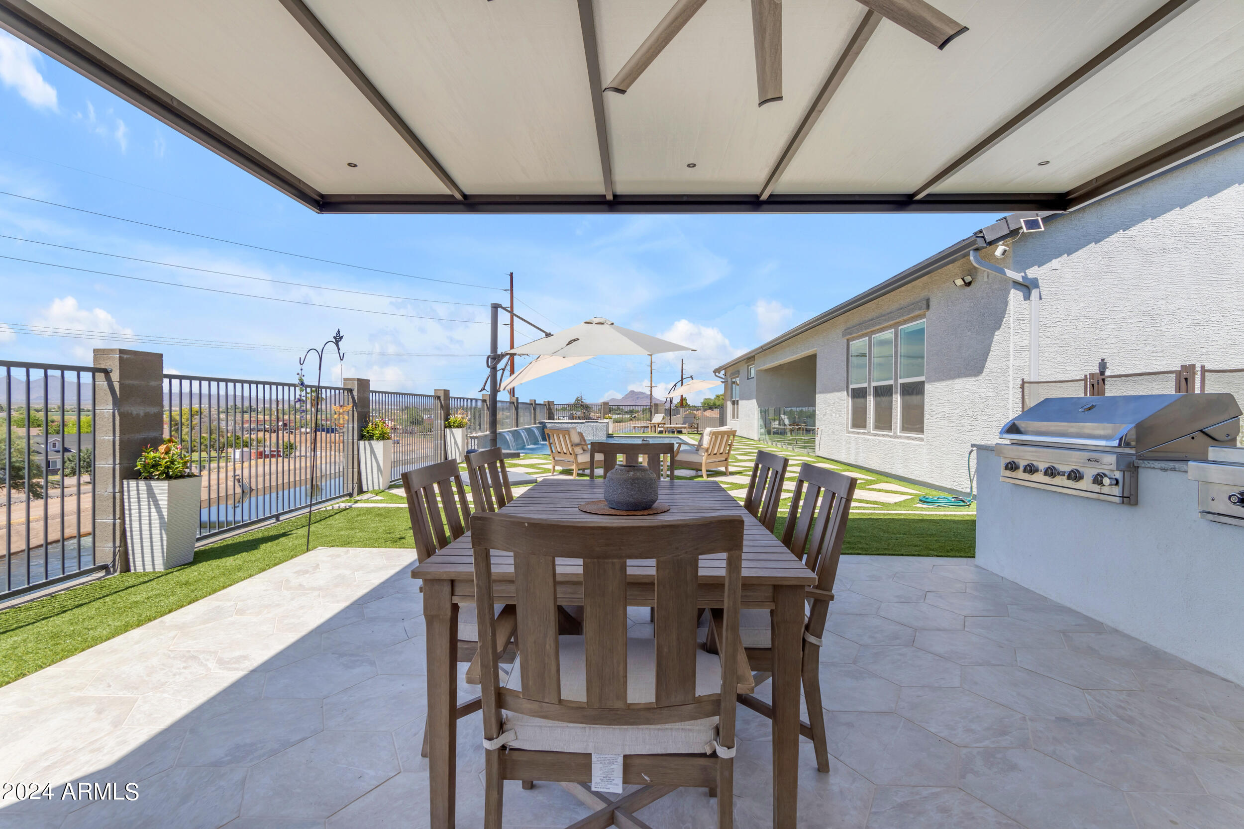 1618 E MINTON Street