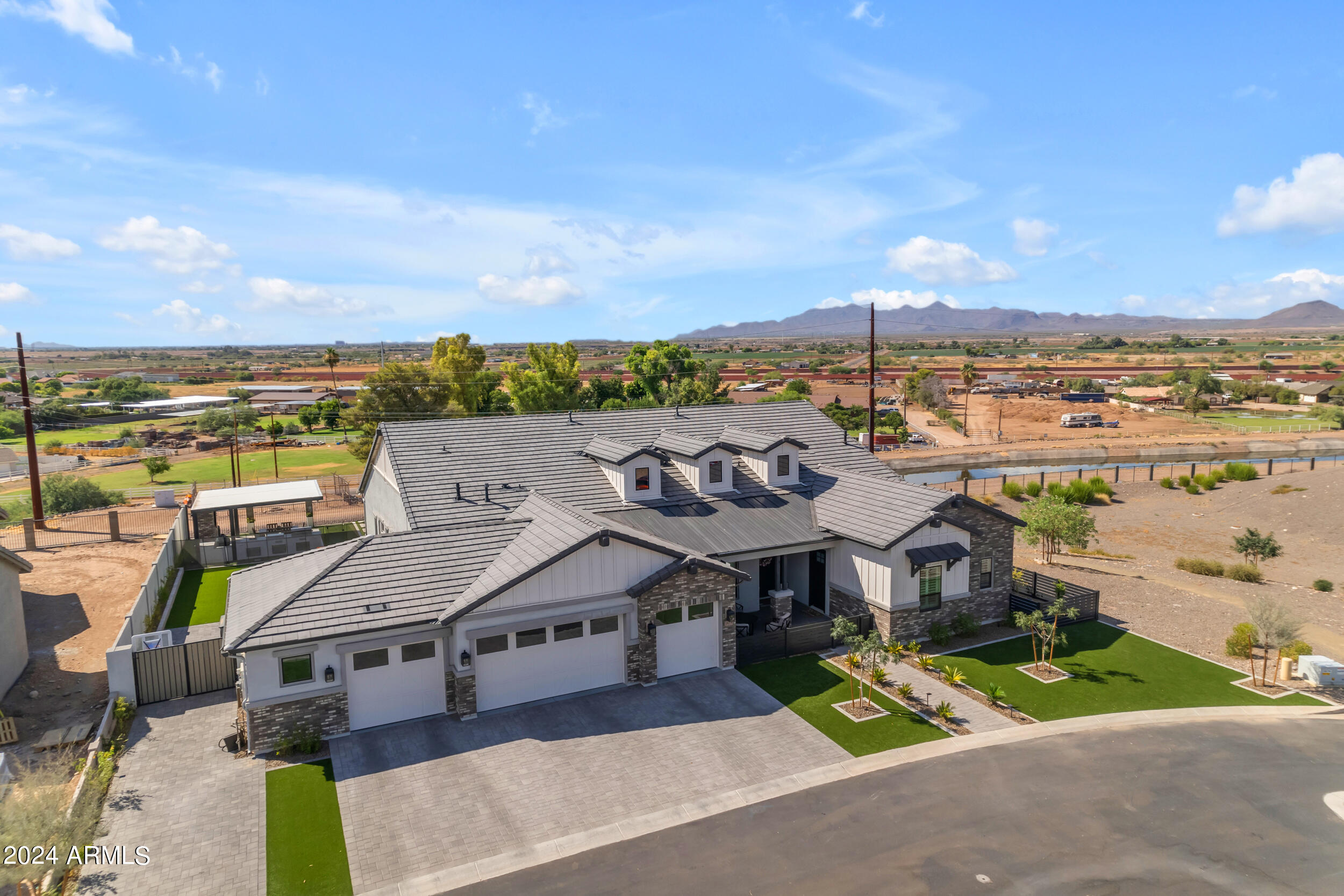 1618 E MINTON Street