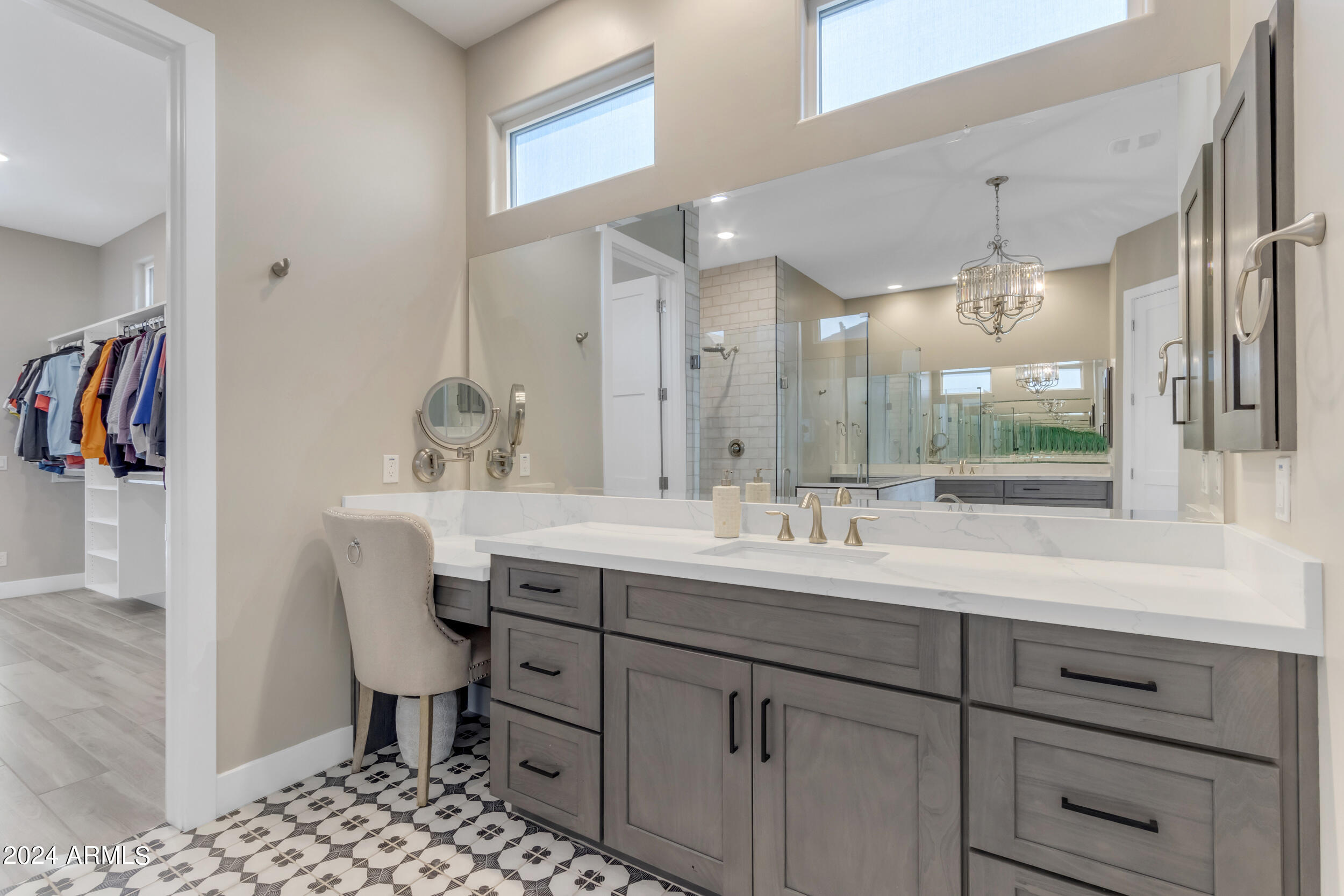 1618 E MINTON Street