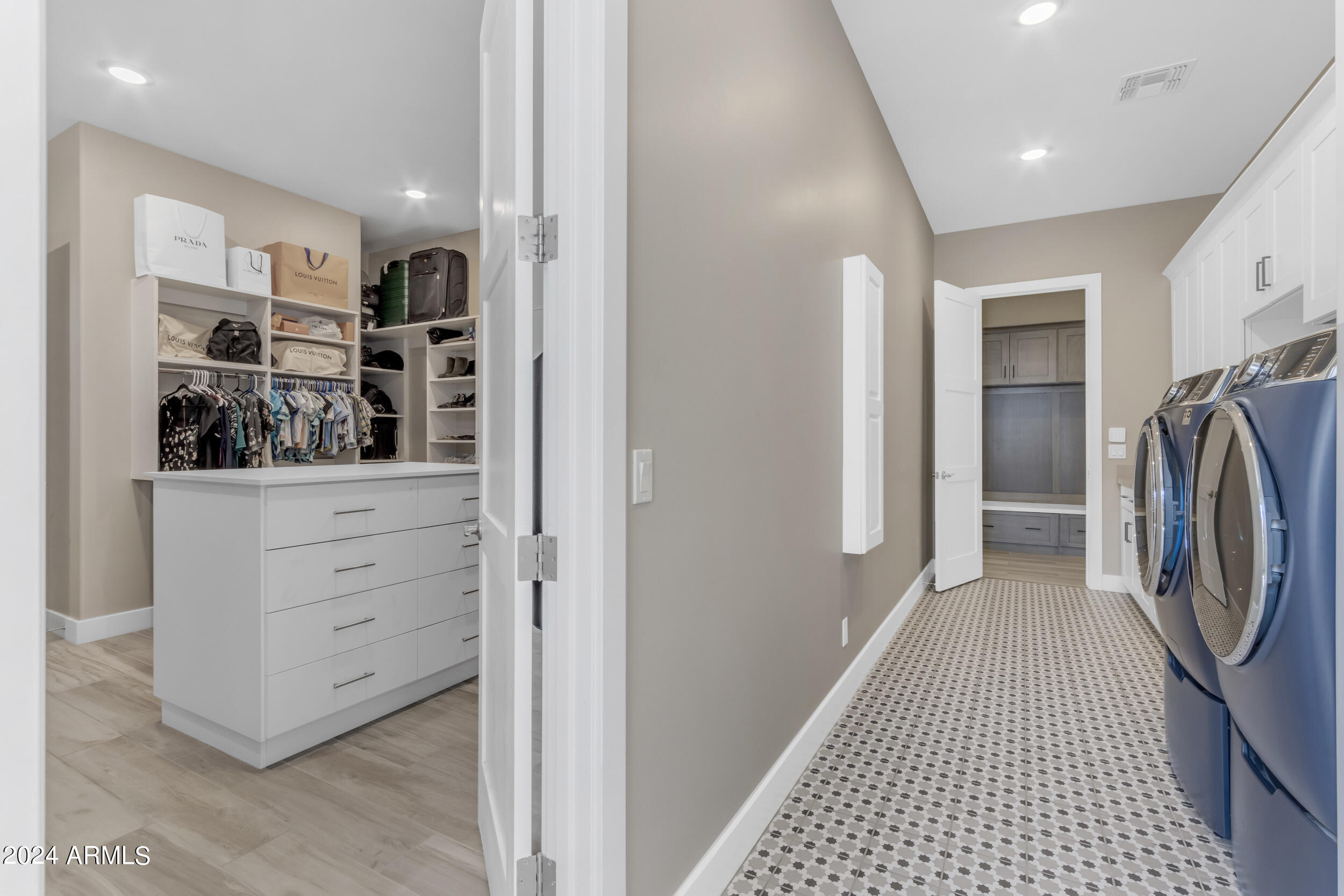 1618 E MINTON Street