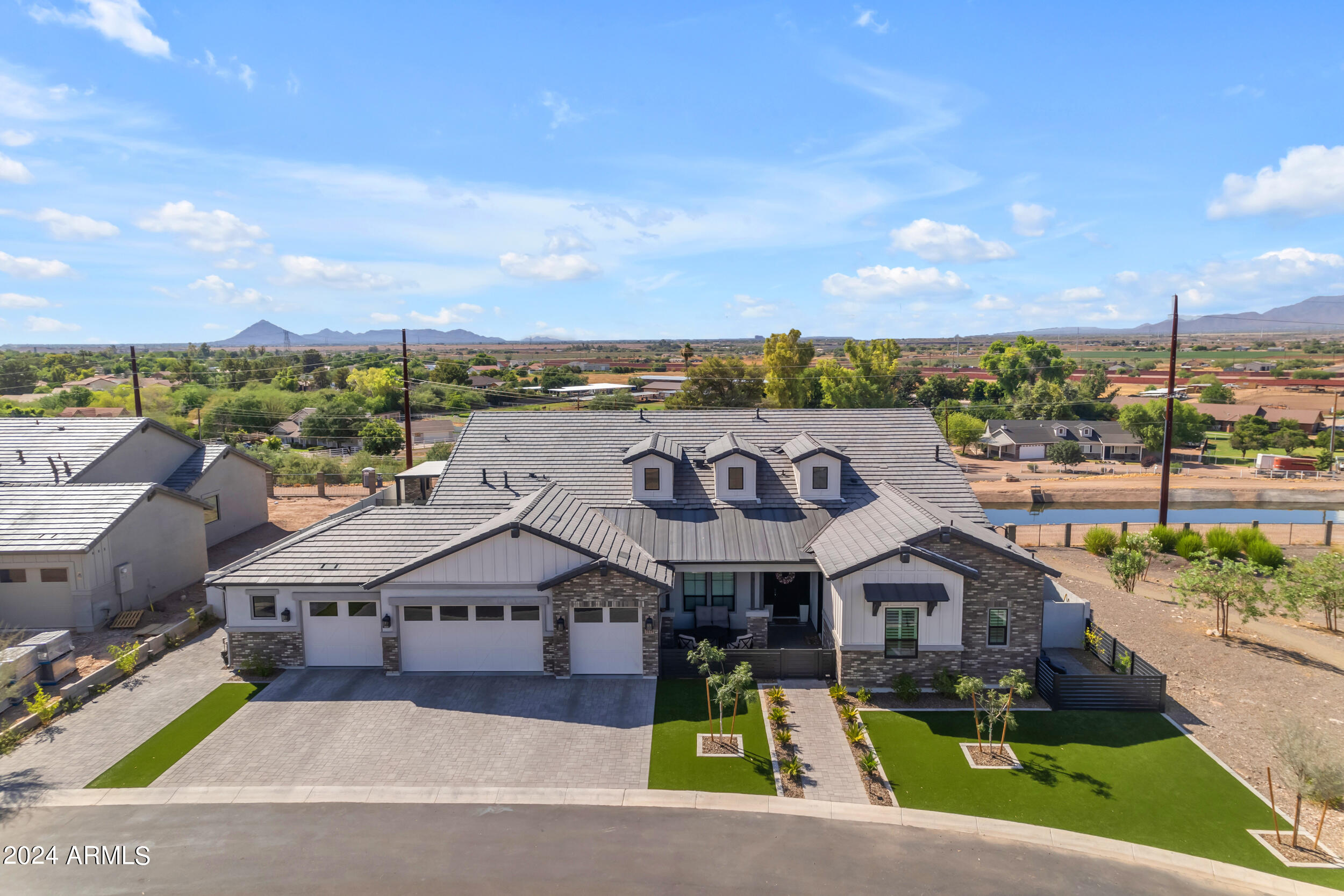 1618 E MINTON Street