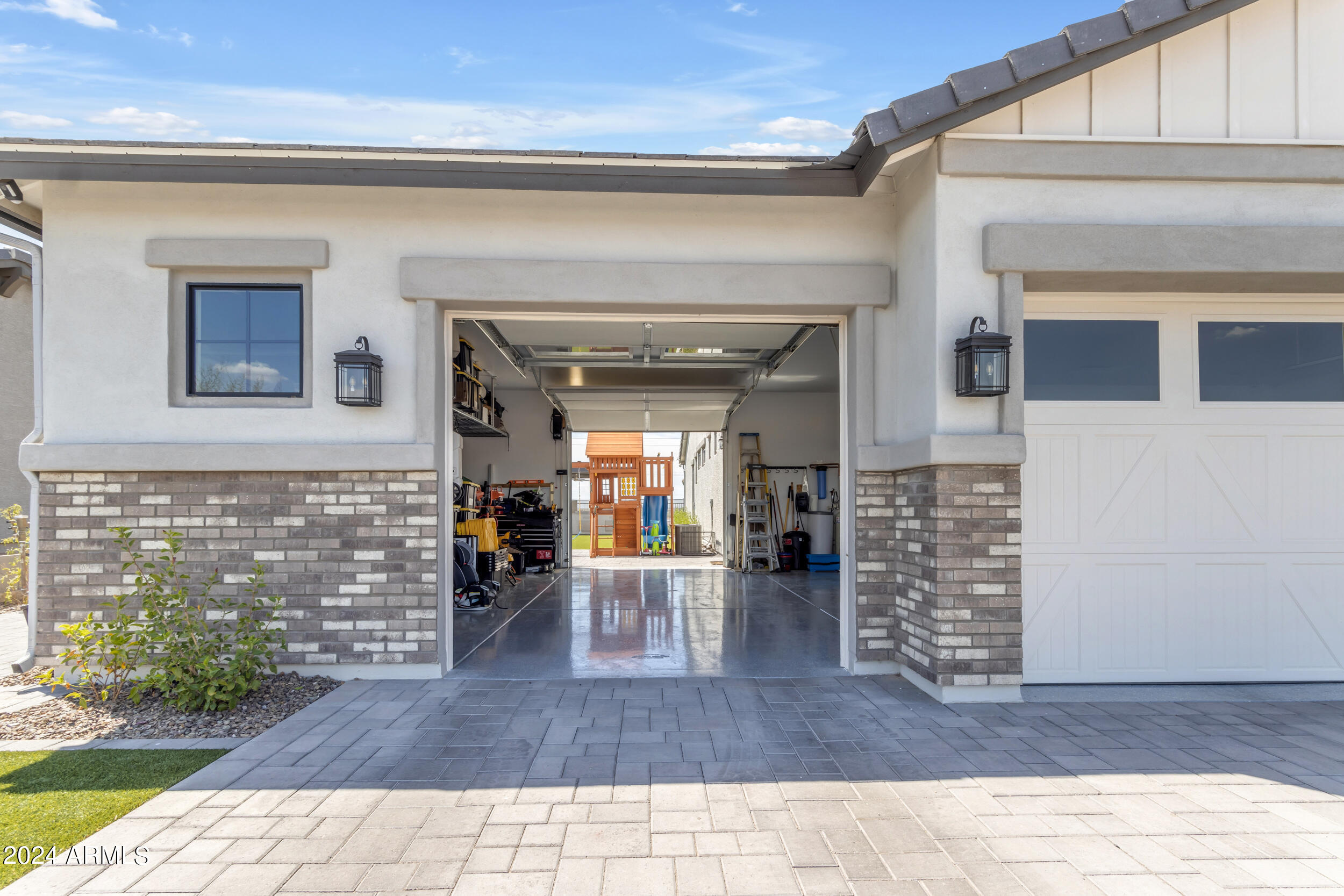 1618 E MINTON Street