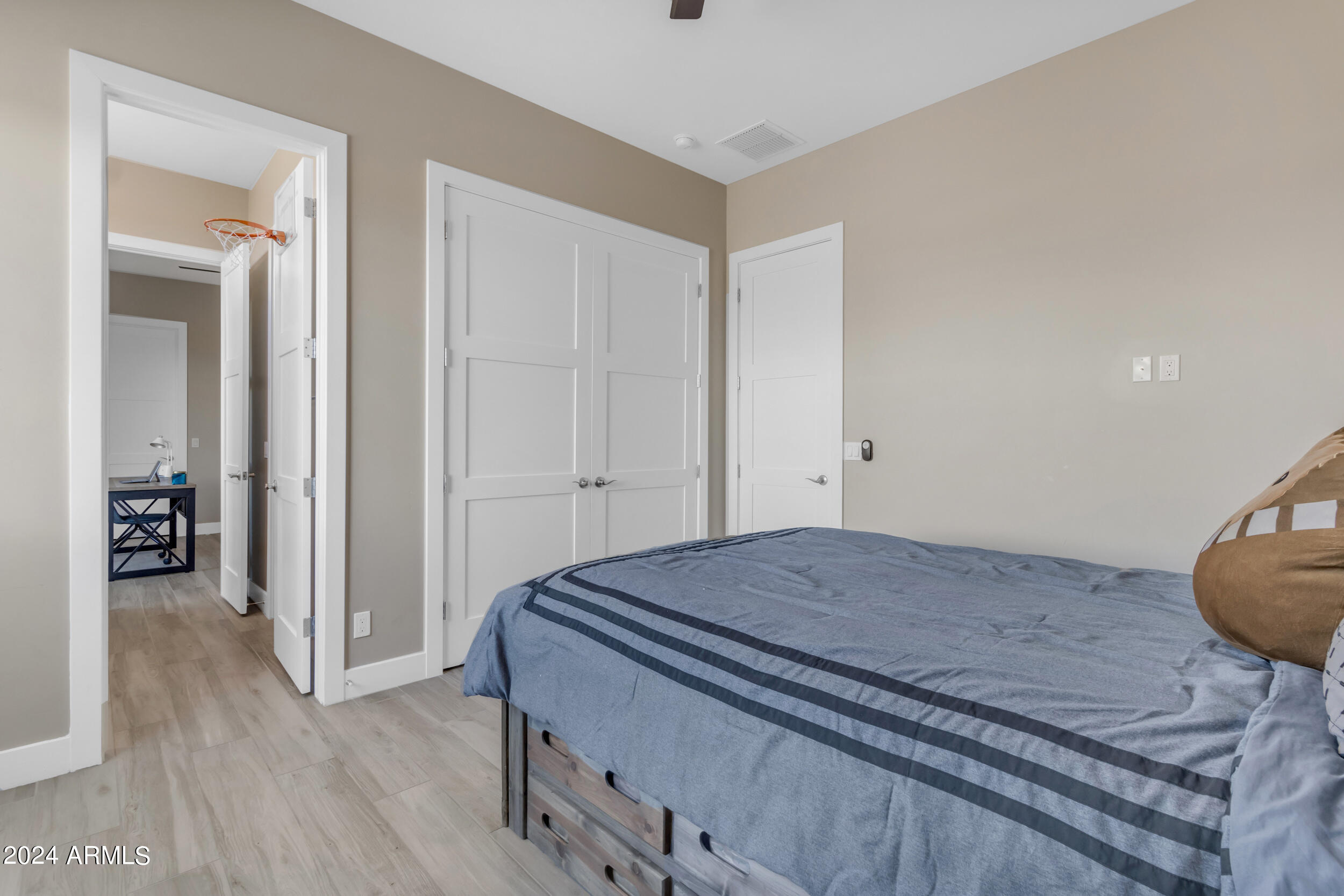 1618 E MINTON Street