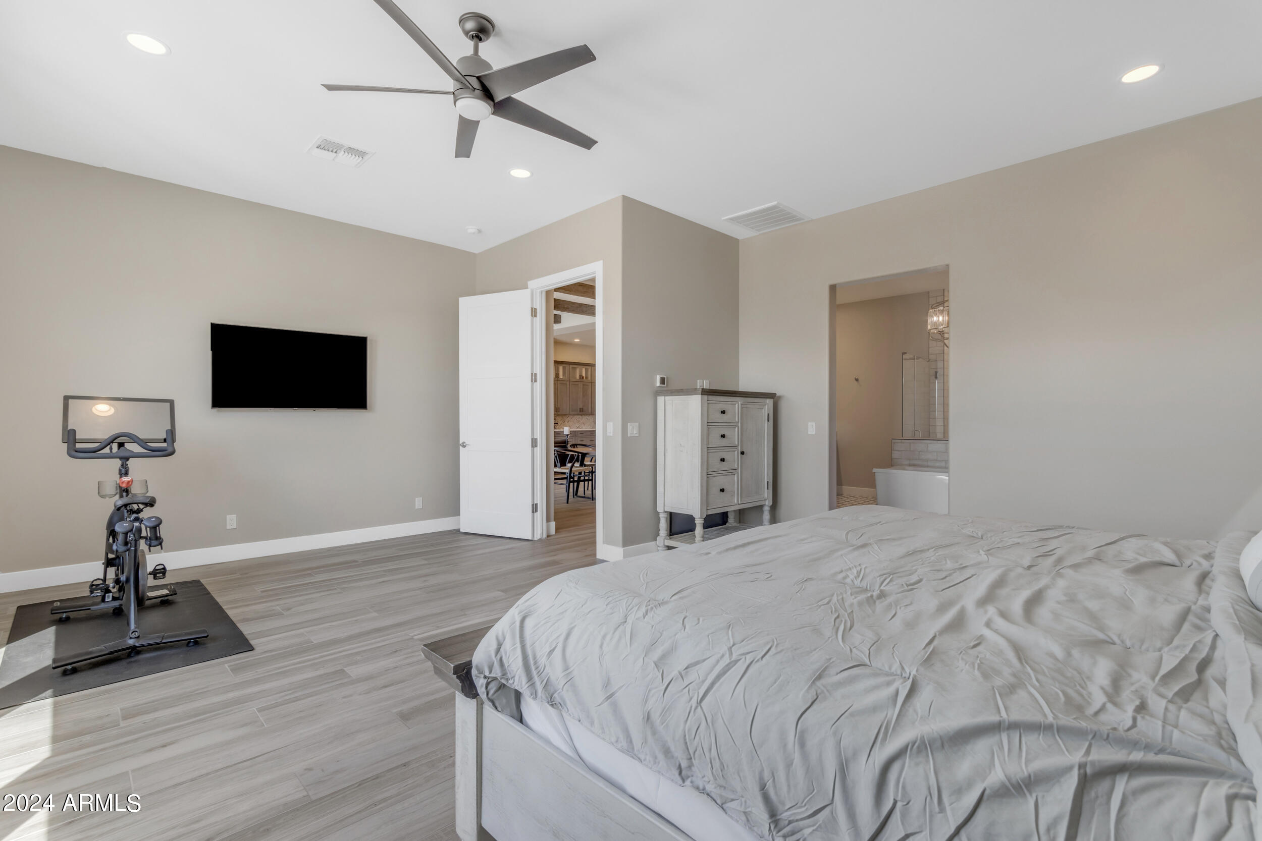 1618 E MINTON Street