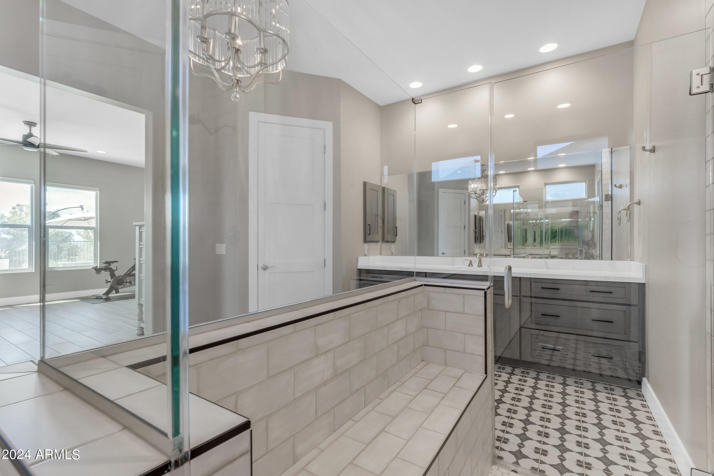 1618 E MINTON Street