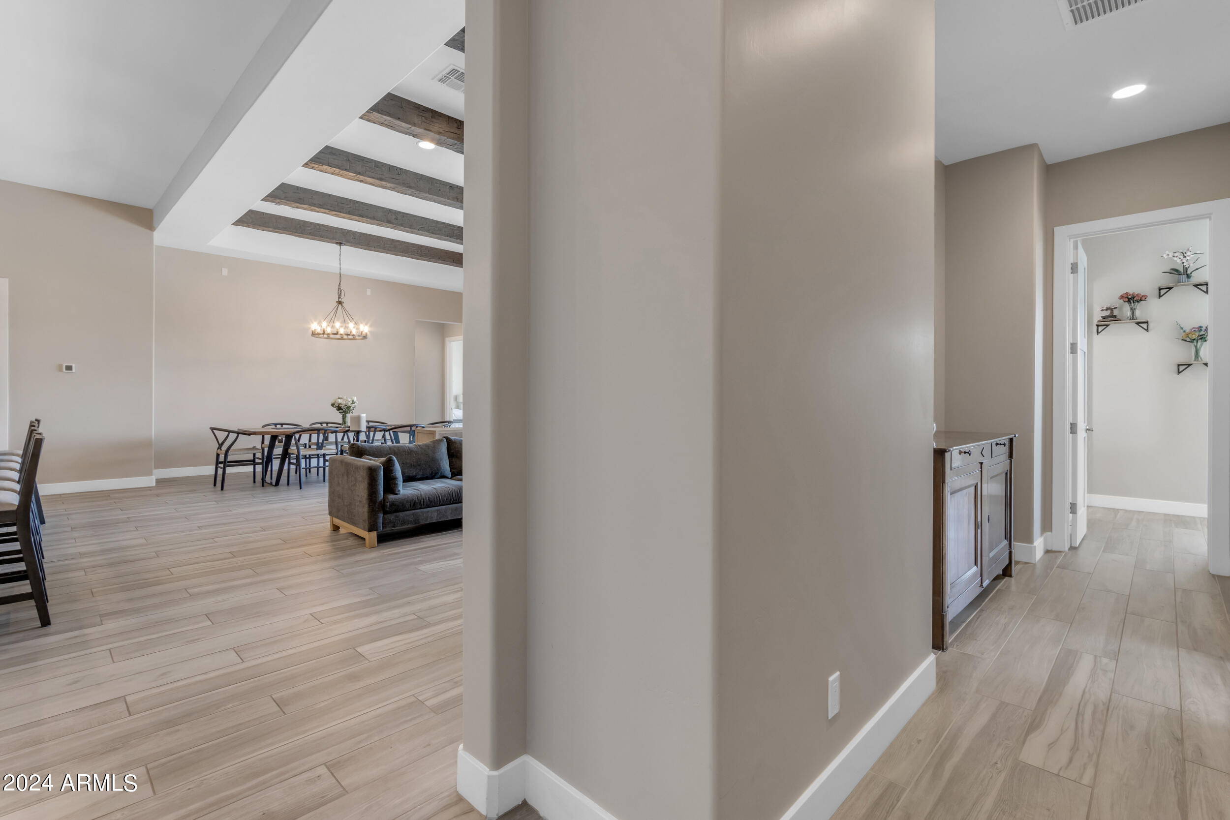 1618 E MINTON Street