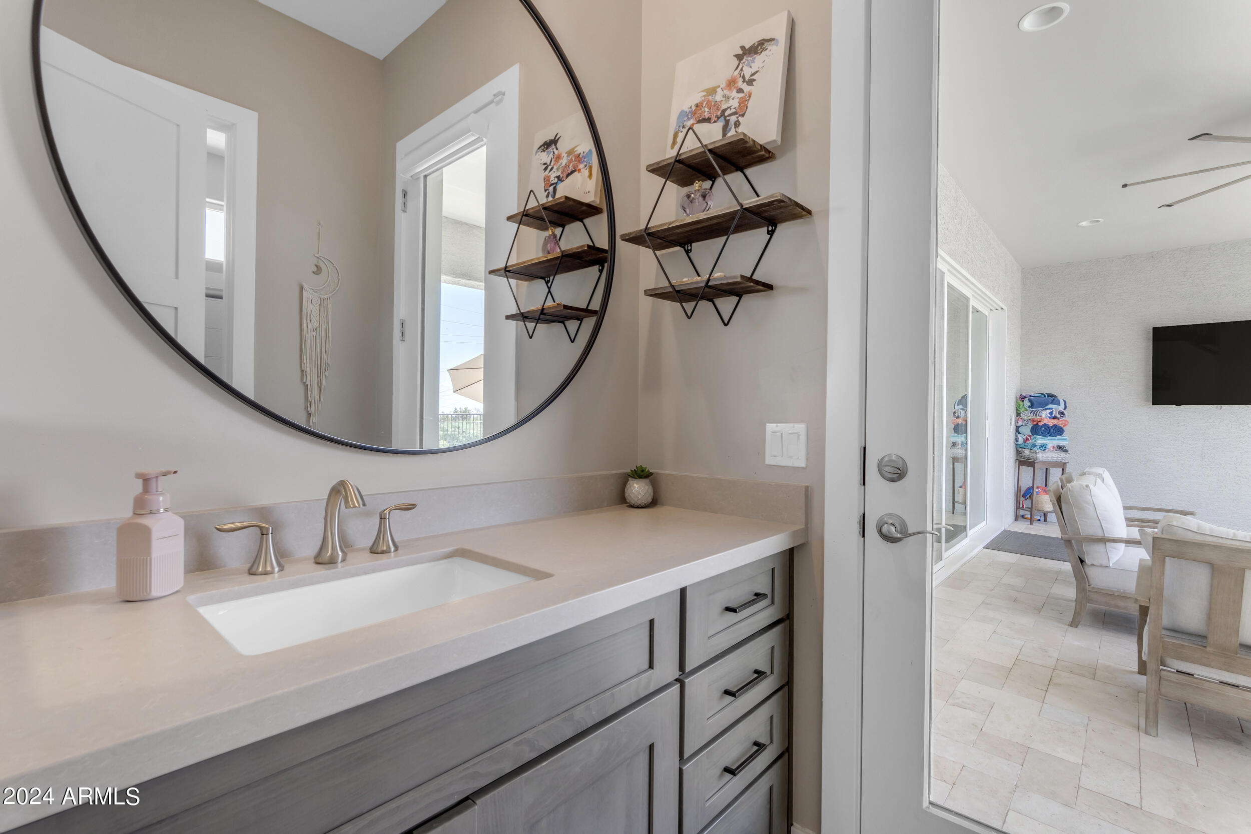 1618 E MINTON Street