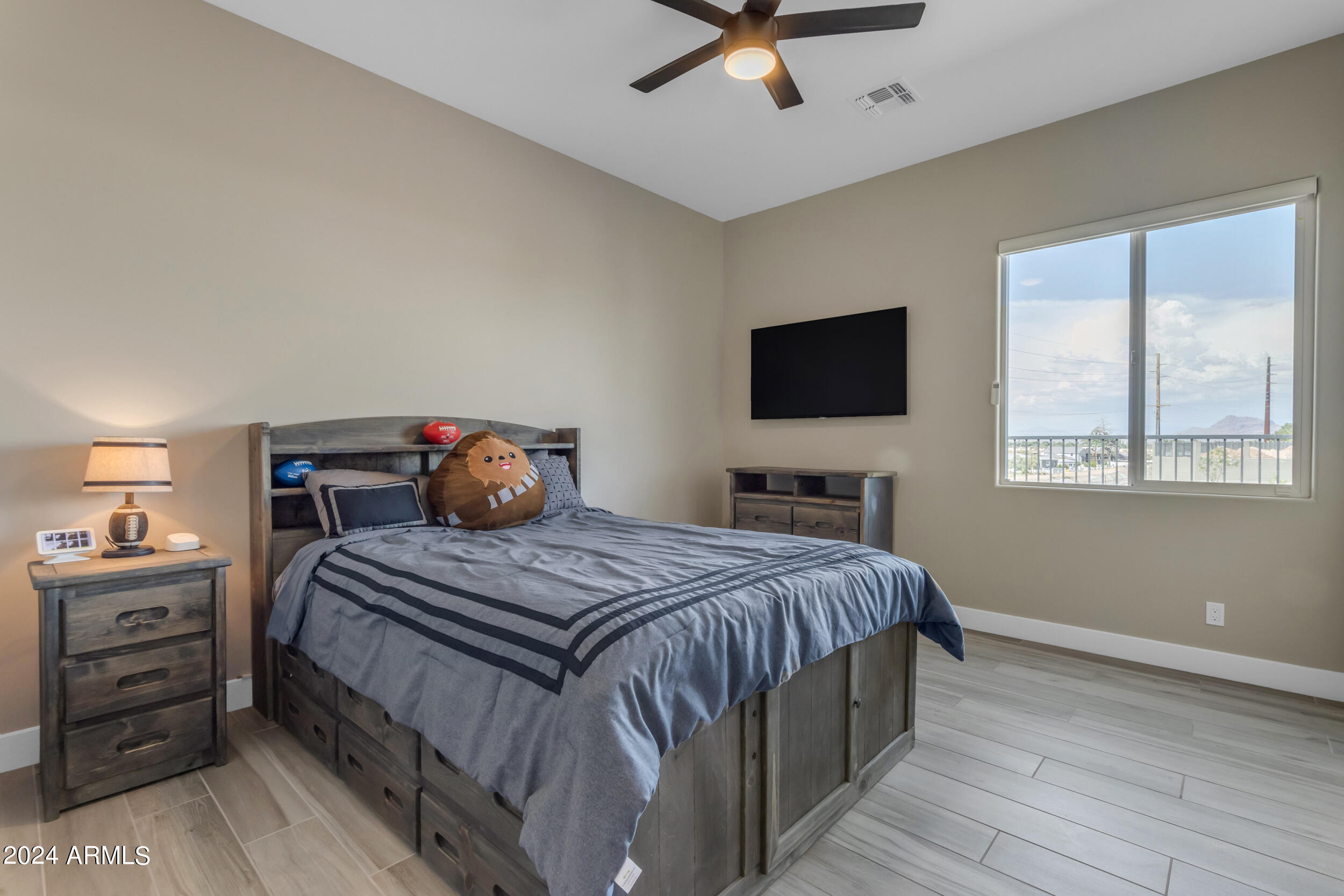 1618 E MINTON Street