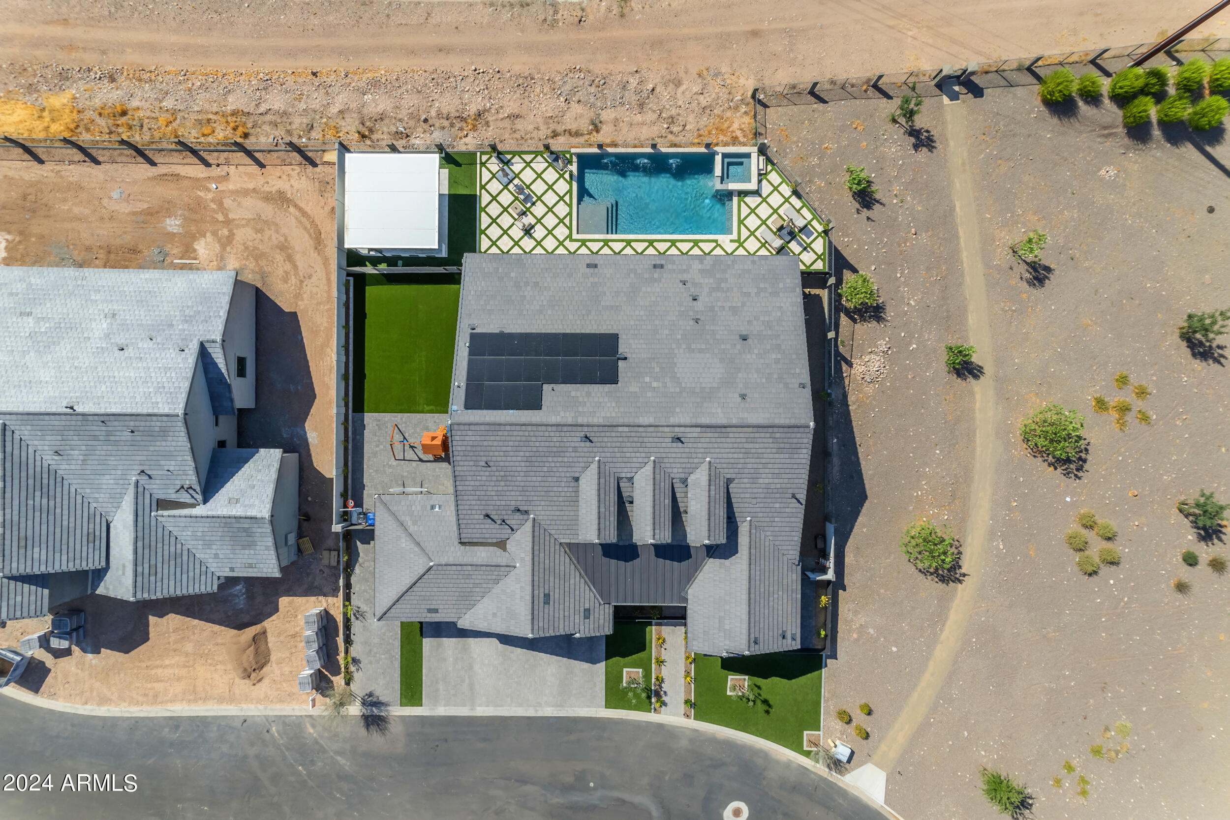 1618 E MINTON Street