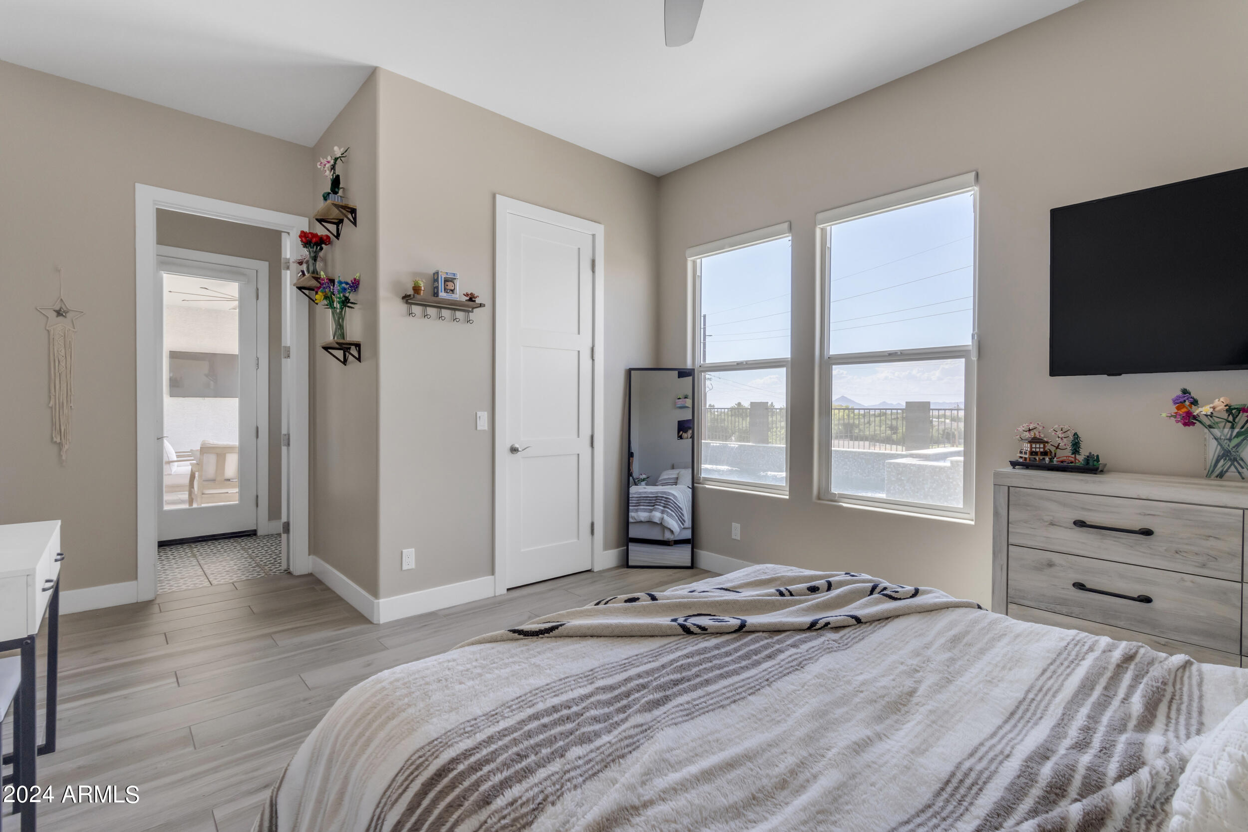 1618 E MINTON Street