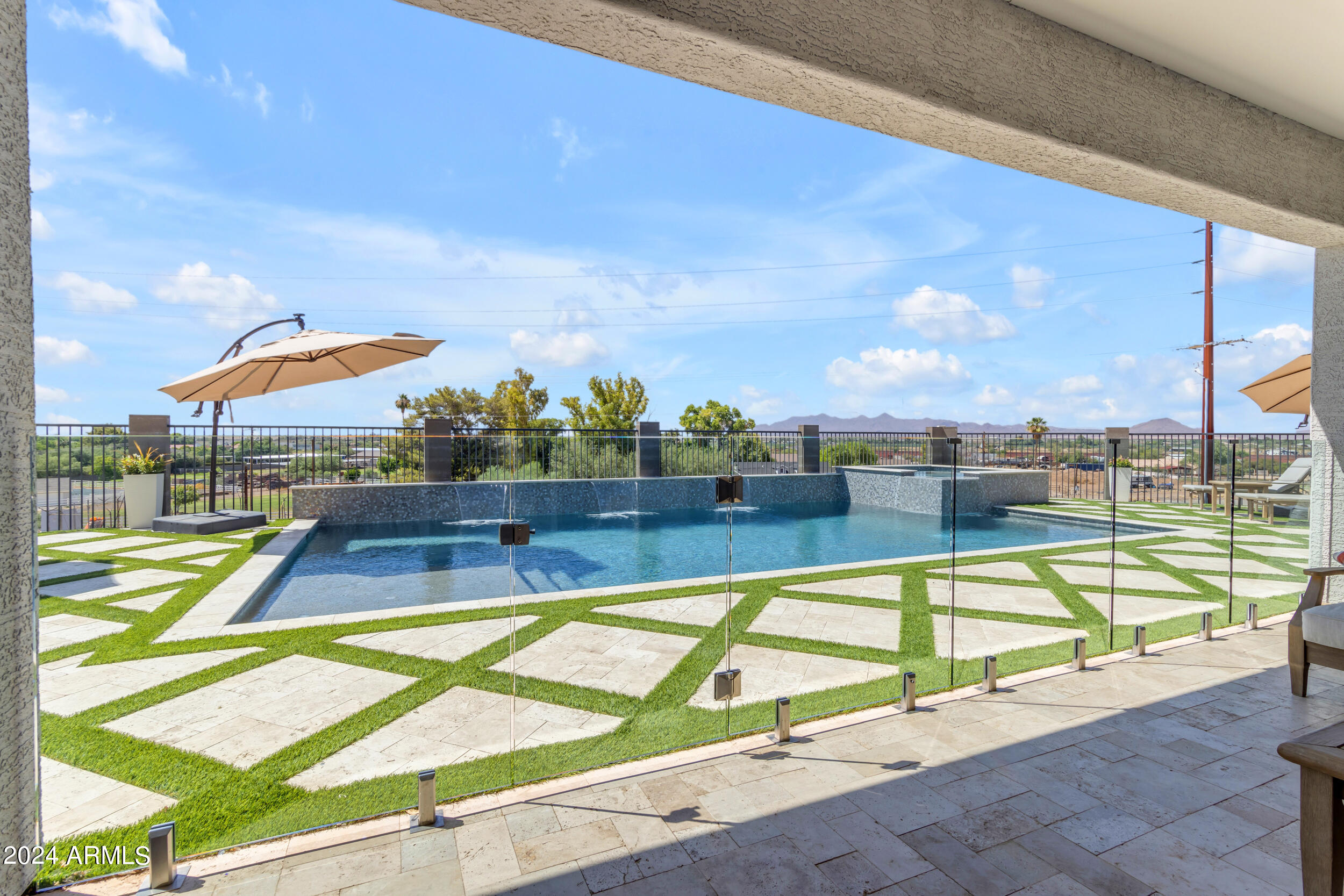 1618 E MINTON Street