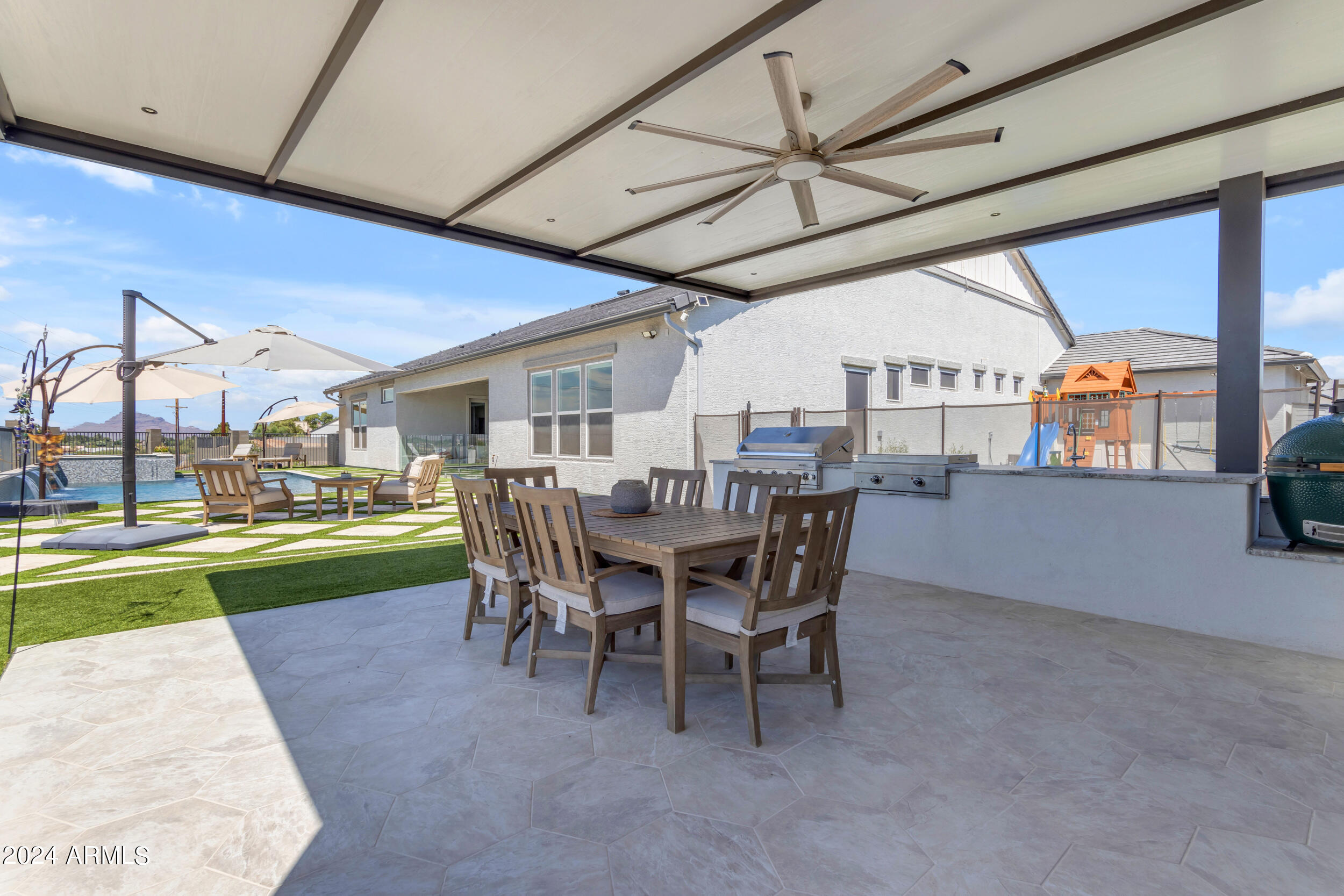 1618 E MINTON Street