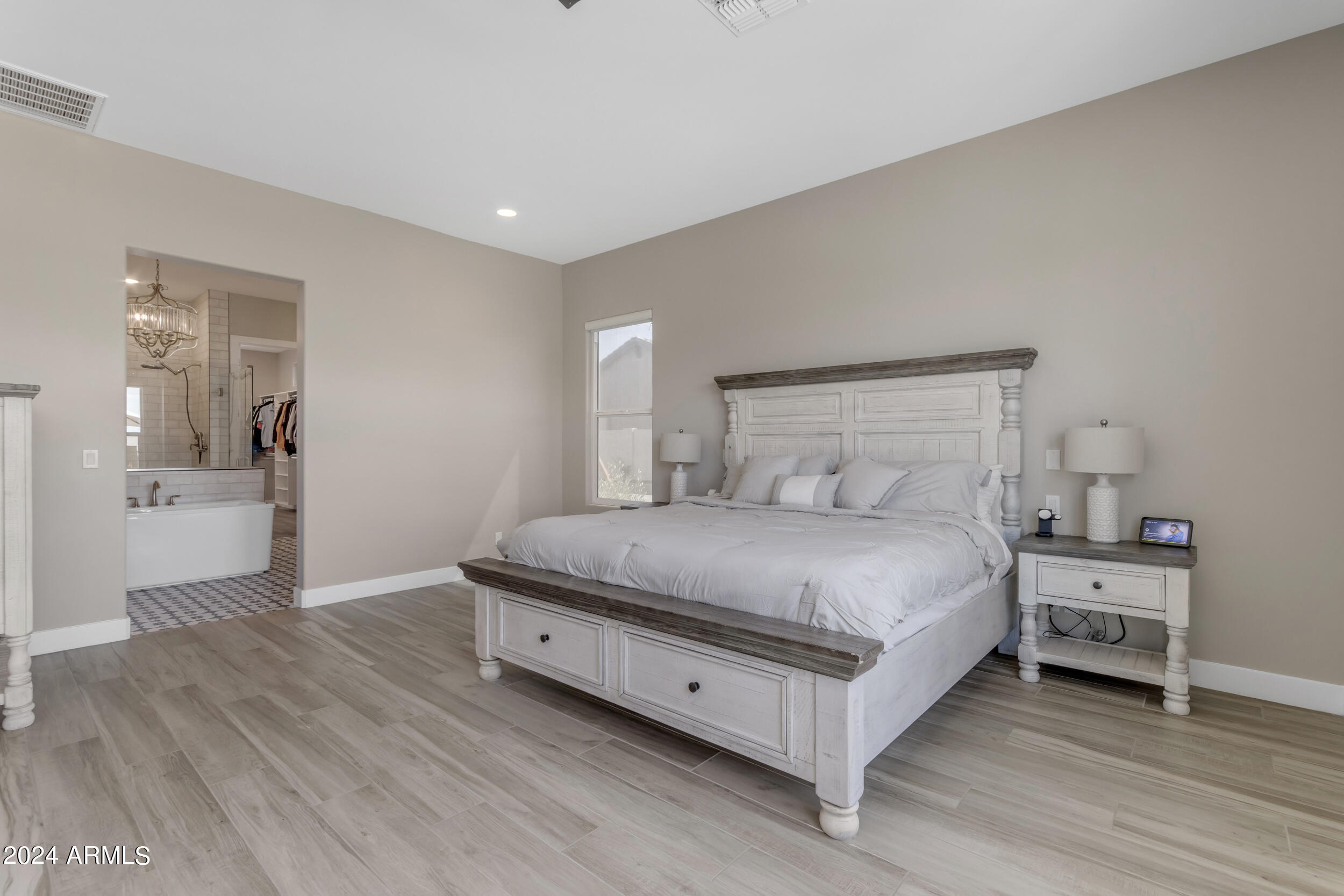 1618 E MINTON Street