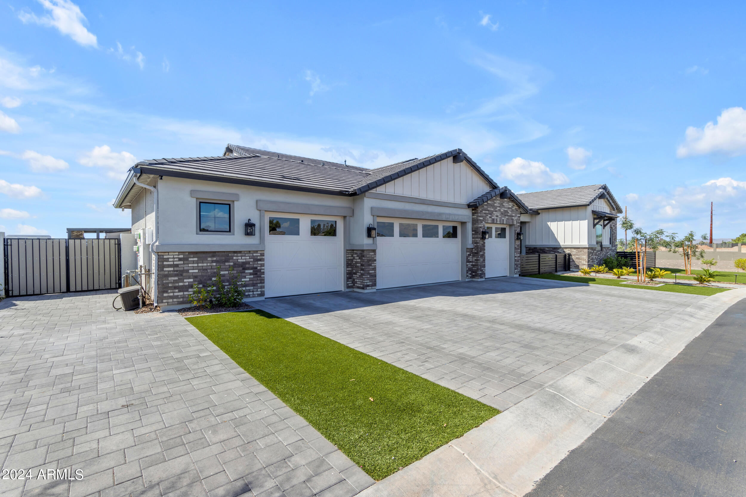 1618 E MINTON Street