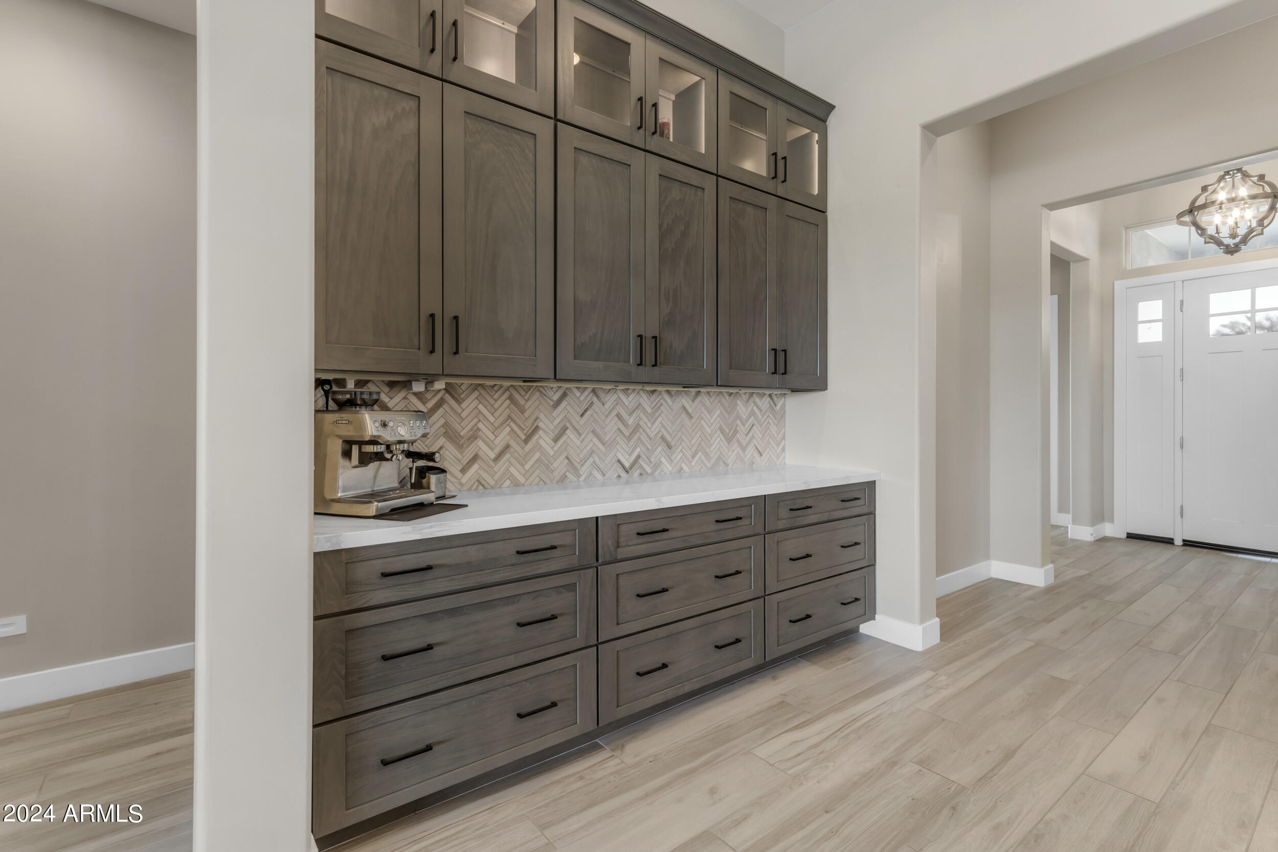 1618 E MINTON Street