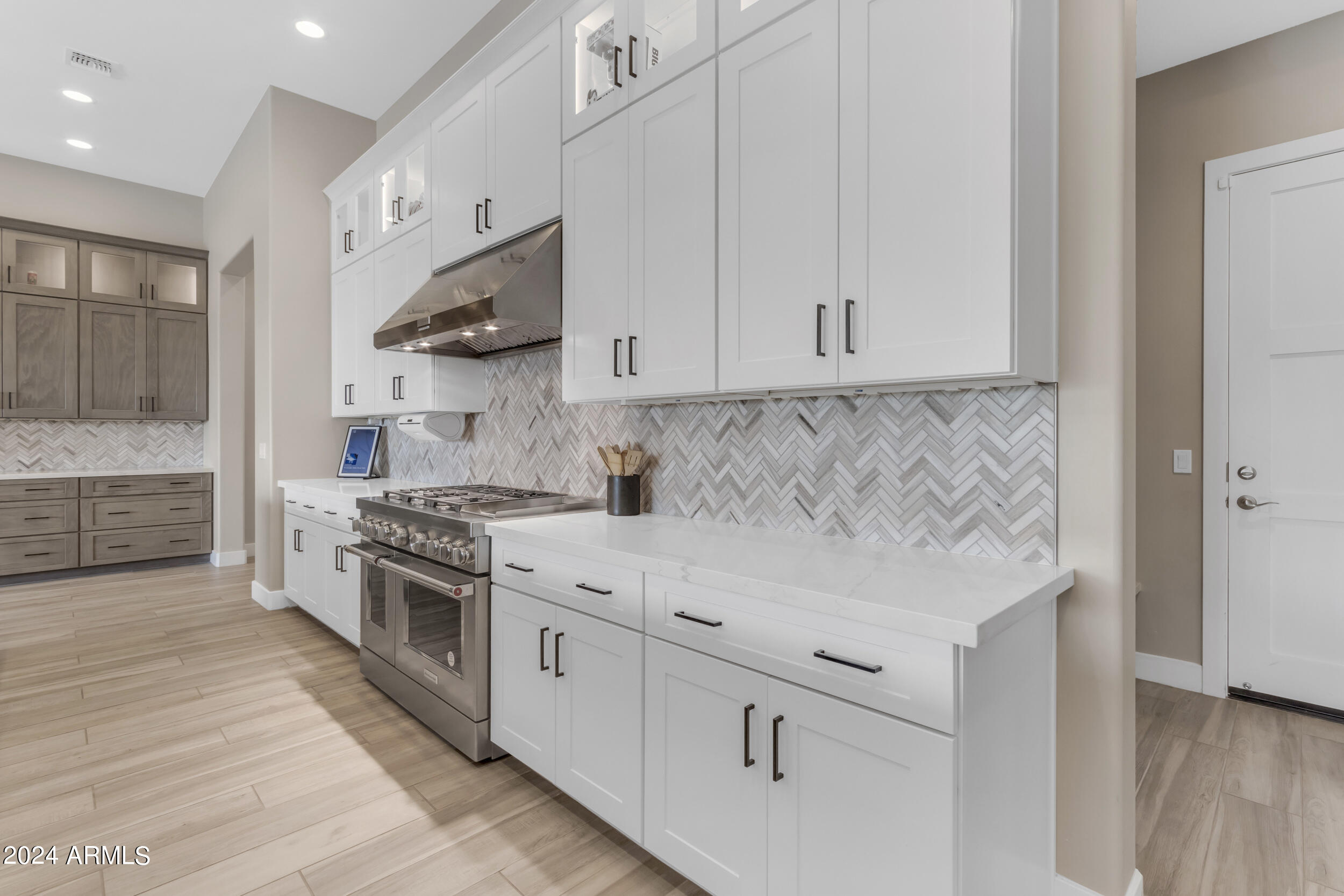 1618 E MINTON Street