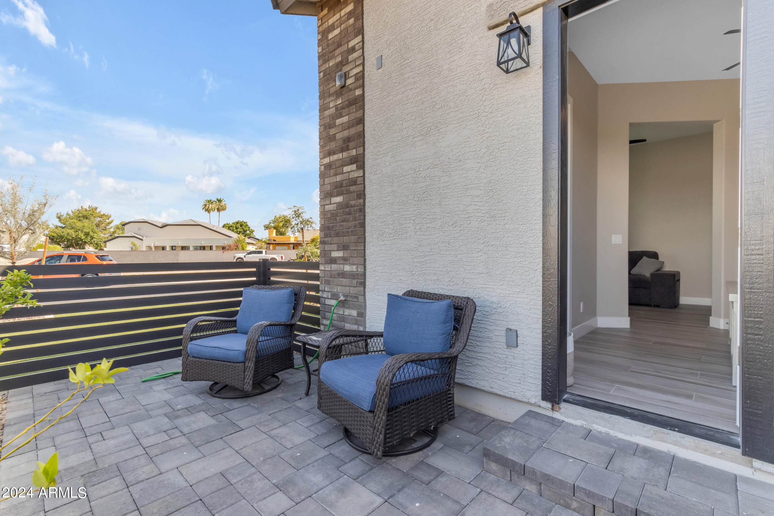 1618 E MINTON Street