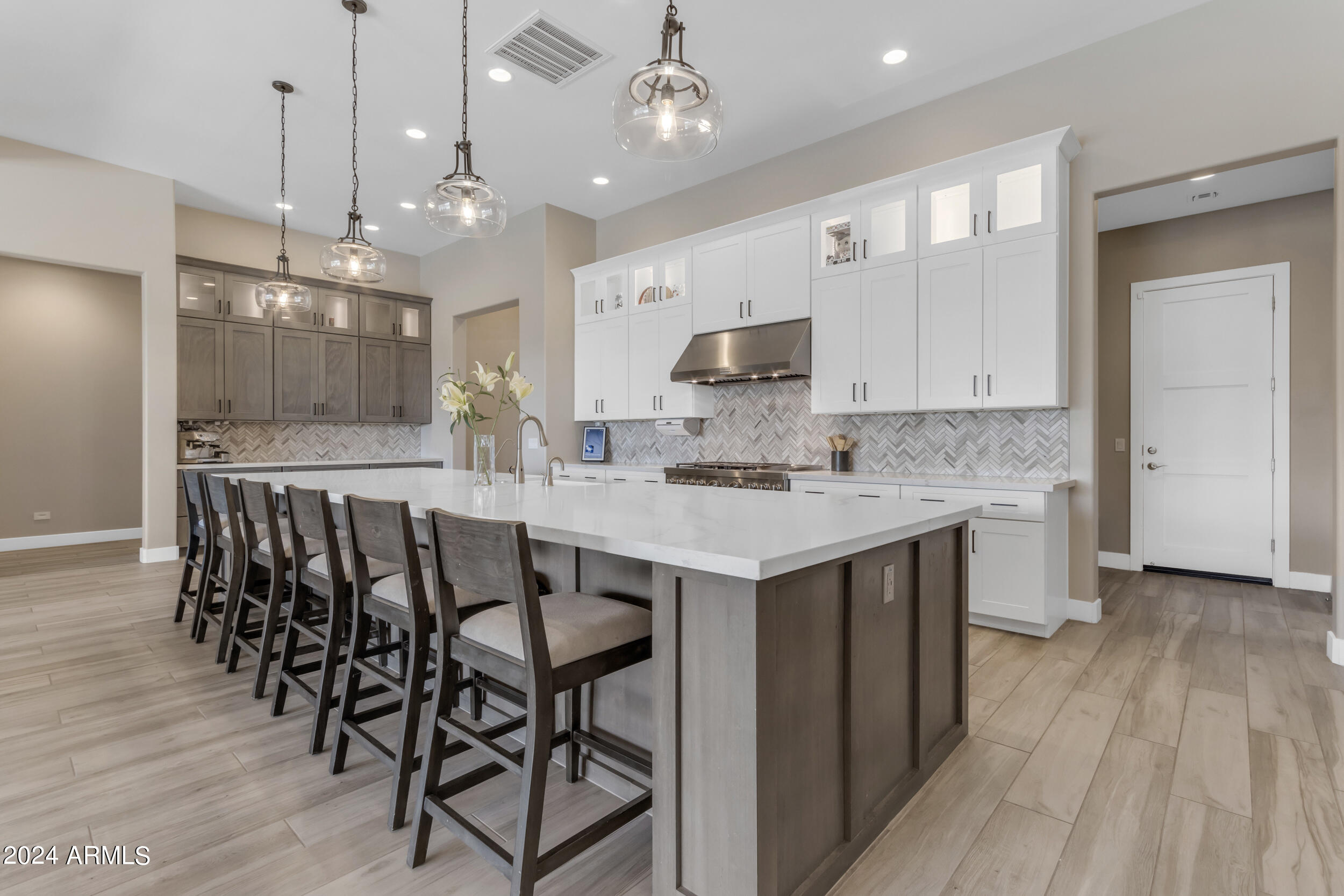 1618 E MINTON Street